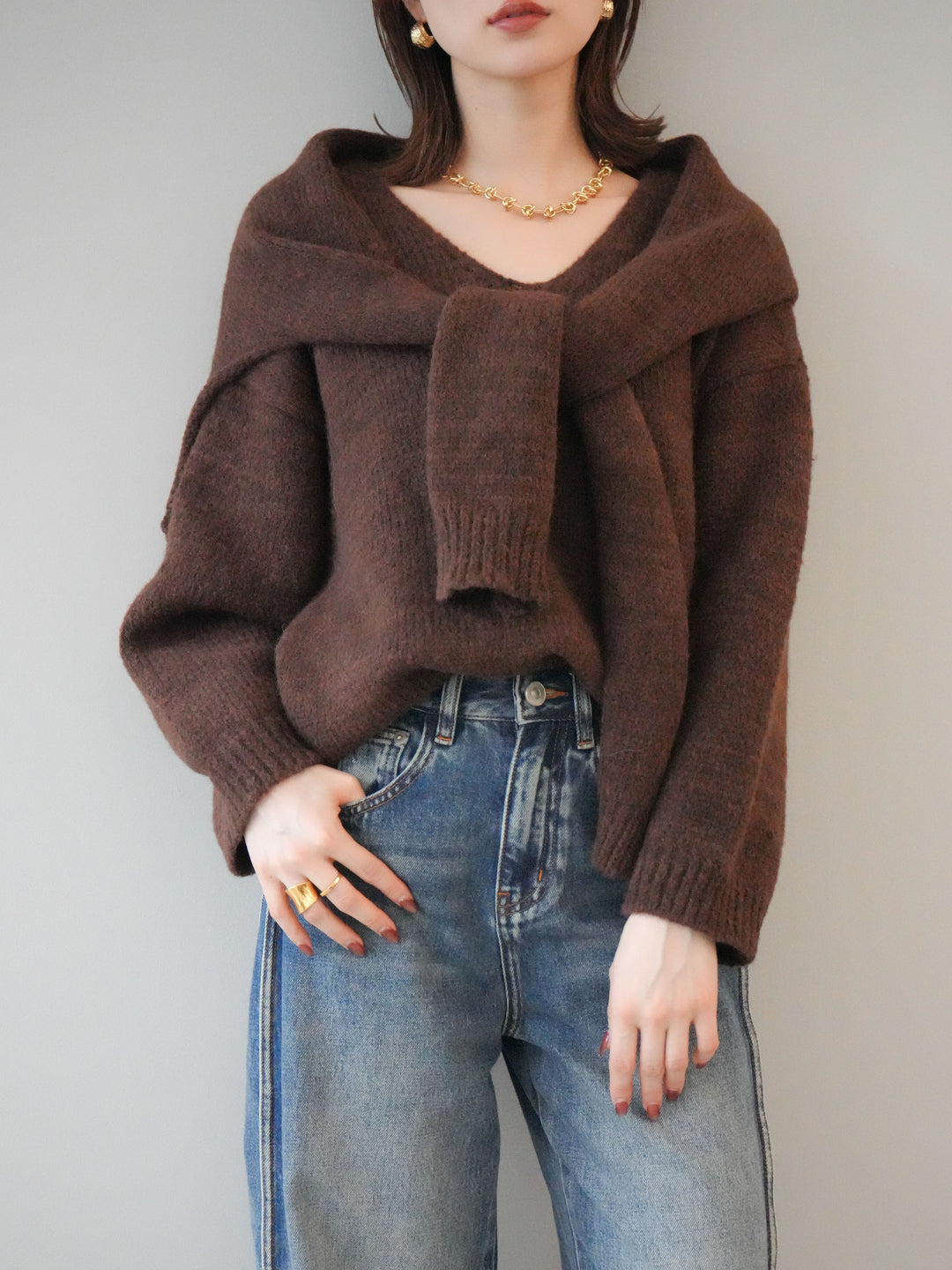 [予約]ストール付きVネックニットプルオーバー/brown