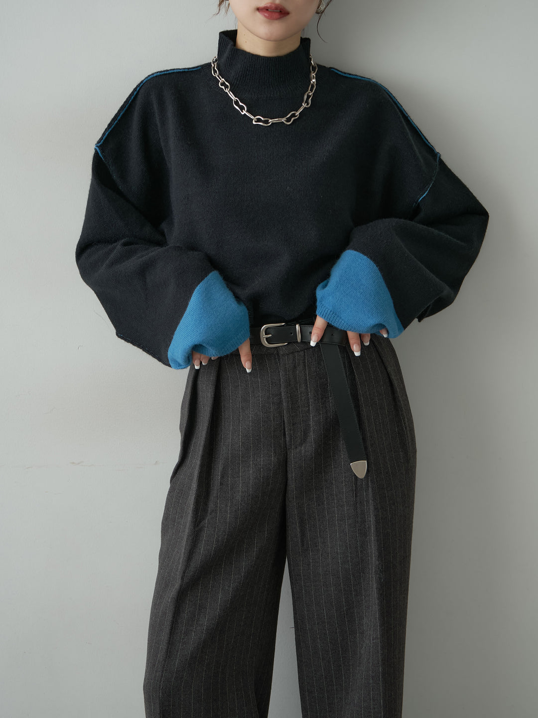 [予約]バイカラートリムワイドハイネックニットトップス/black