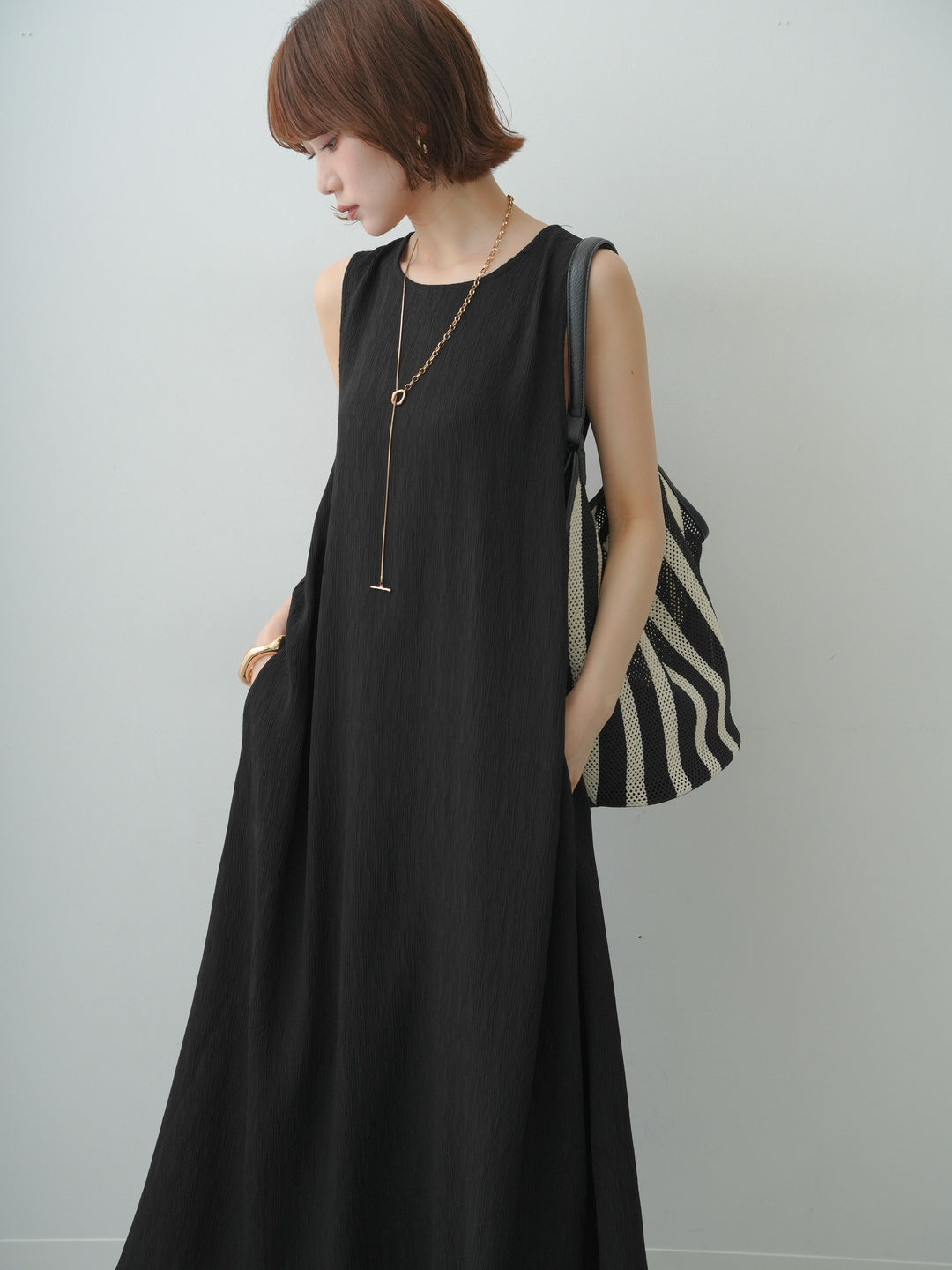[予約]バックデザインクリンクルワンピース/black