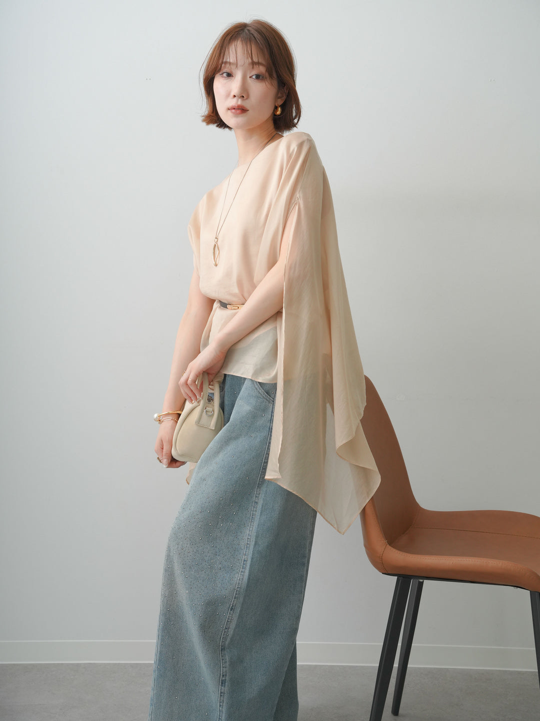 [予約]ベルト付シアーケープレイヤードブラウス/beige