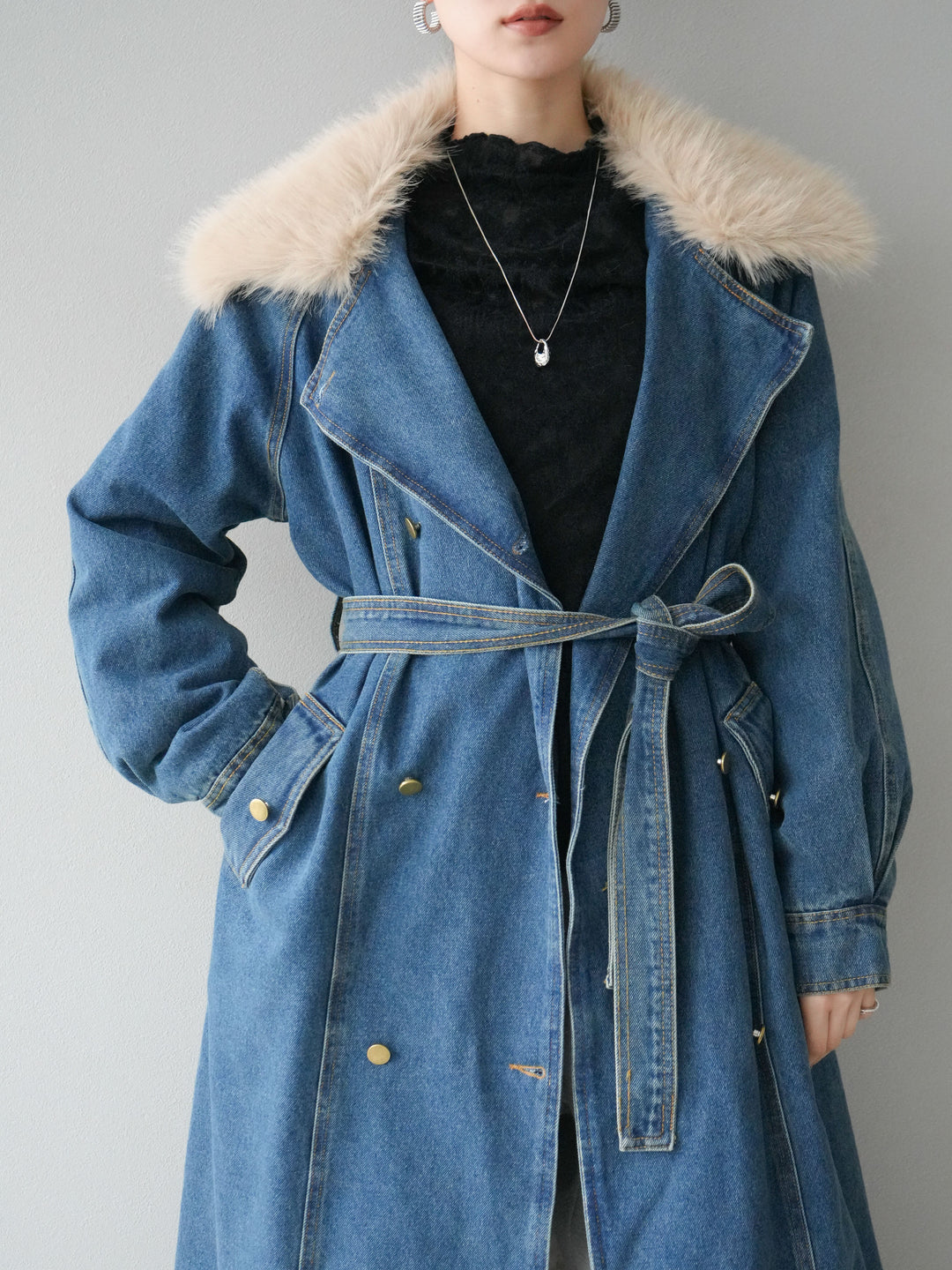 [予約]ファー襟デニムロングコート/blue