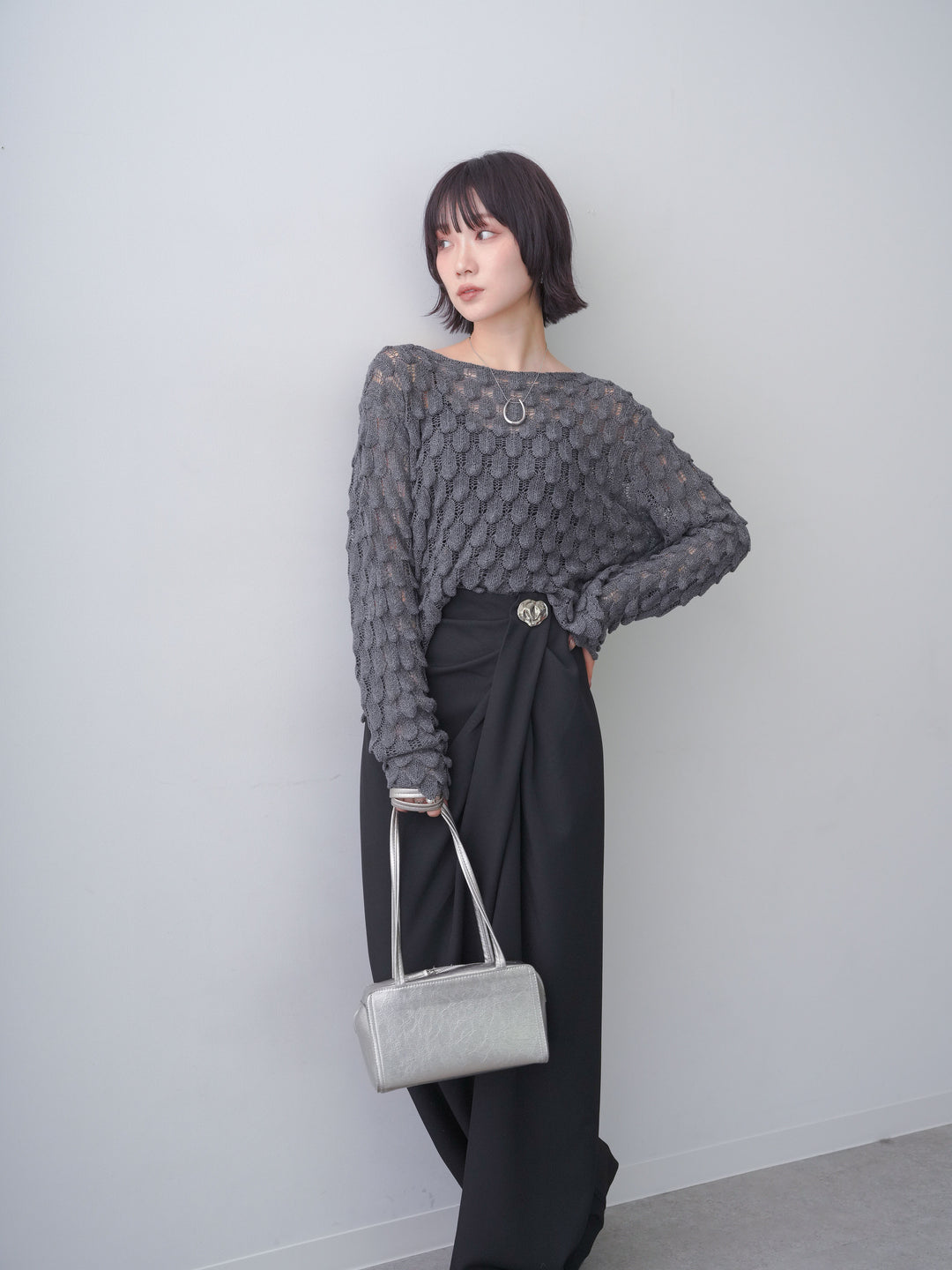 [予約]テクスチャードスカラップニットトップス/chacoal
