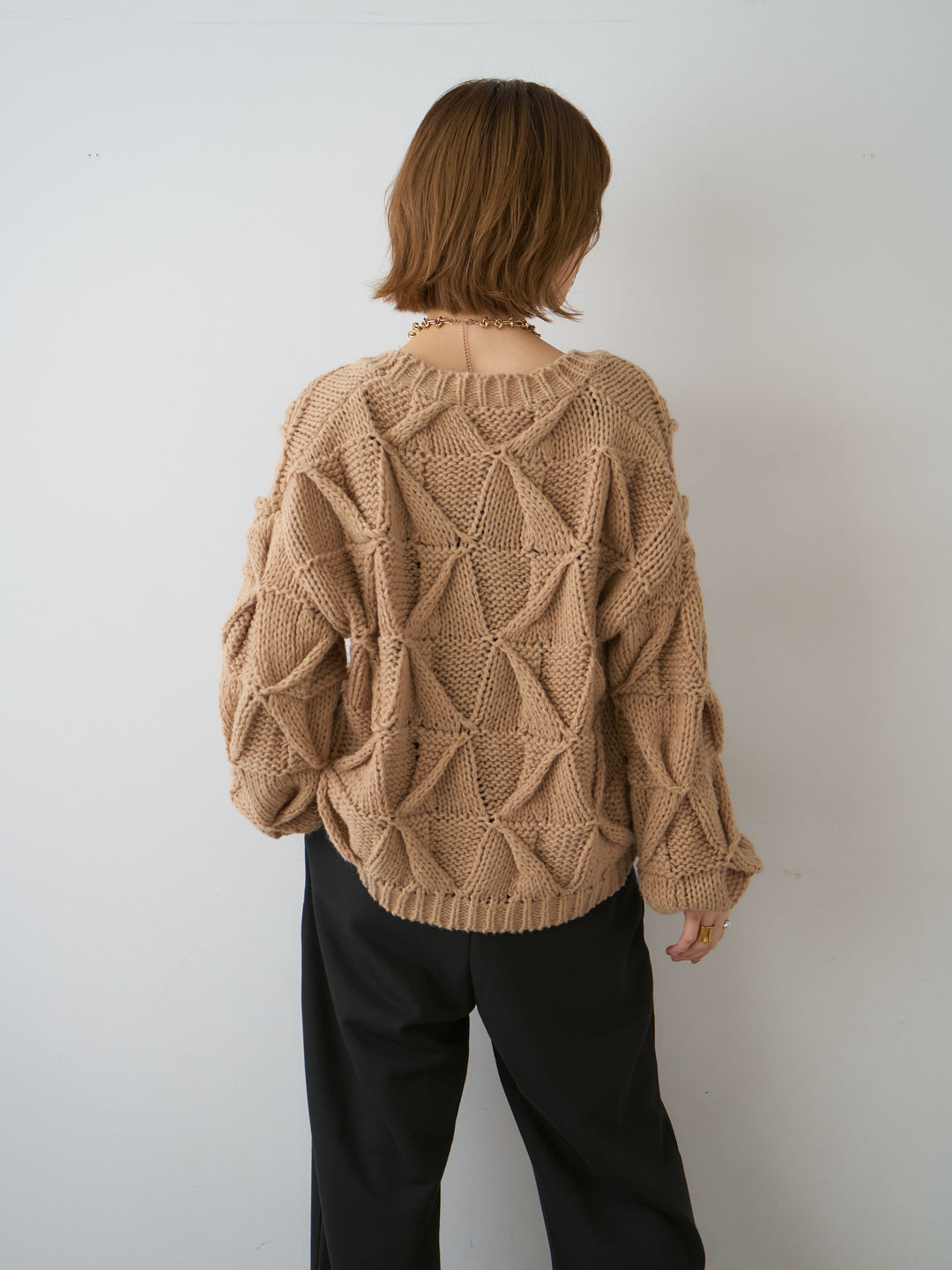 [予約]ダイヤ編立体ニットカーディガン/beige