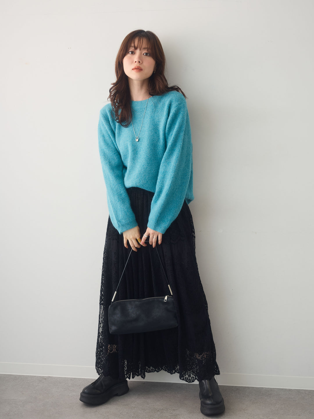 [SET]ソフトヘアリークルーネックニットトップス+ベロアレースドレープフレアスカート(2set)