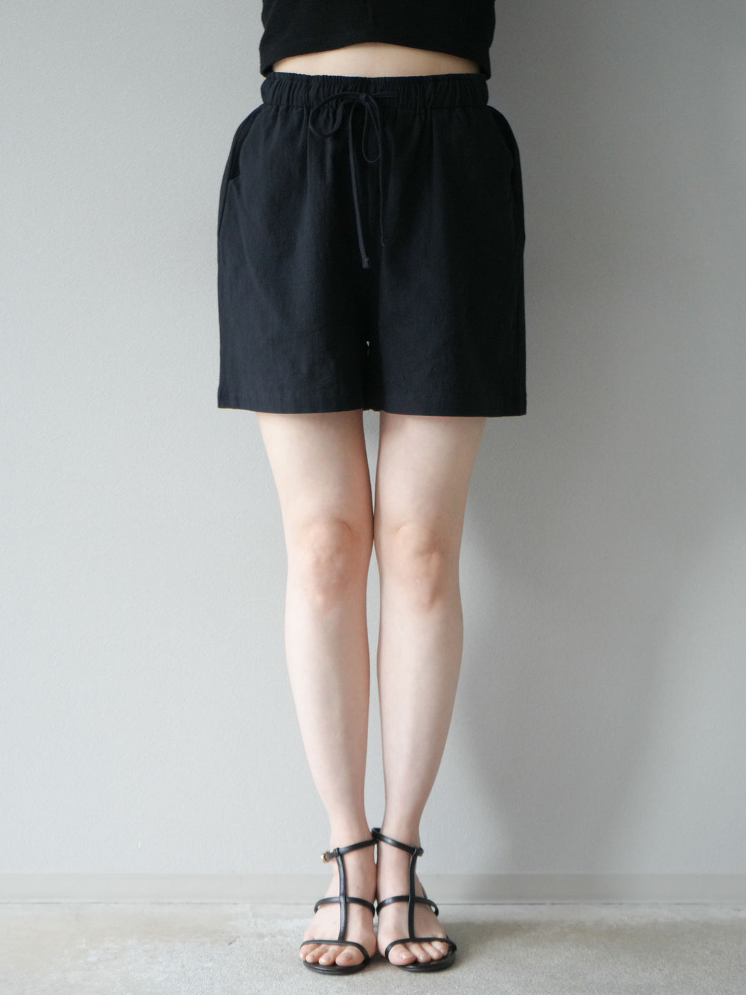 [套裝] 亞麻V領襯衫與短褲套裝（2套）