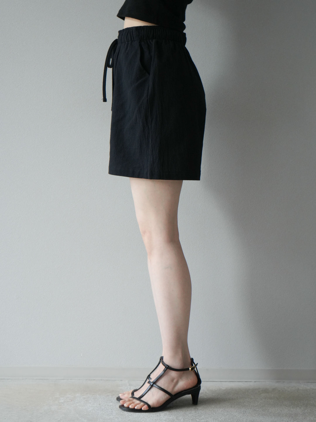 [套裝] 亞麻V領襯衫與短褲套裝（2套）