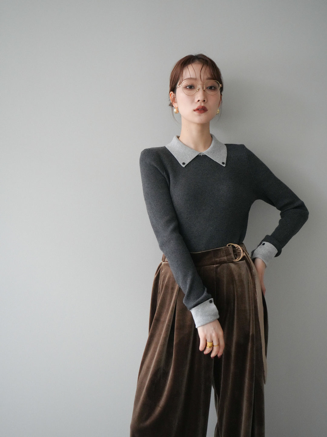 [予約]ニットカフス襟付き配色リブニットトップス/charcoal