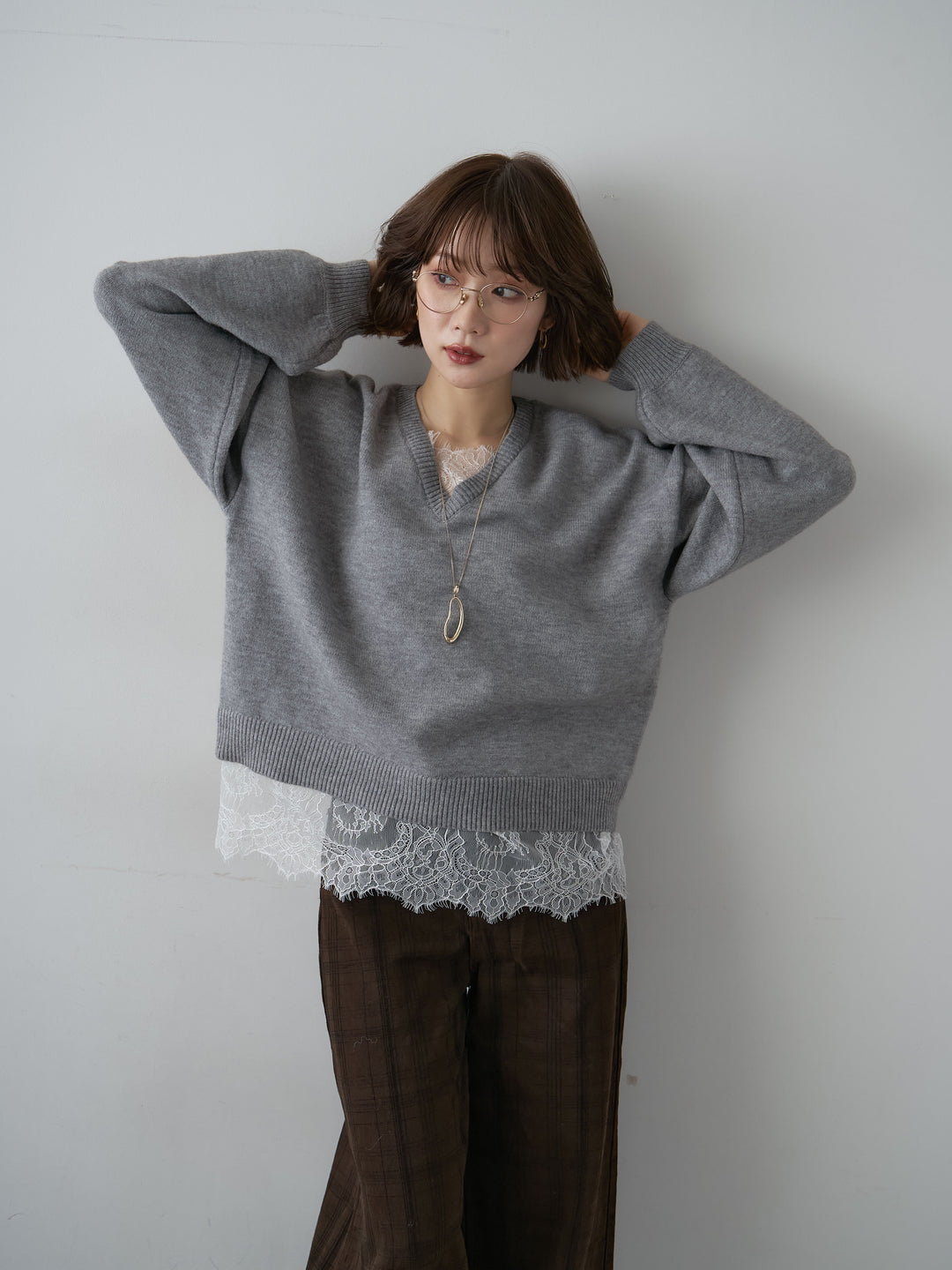 [予約]アルパカタッチレースドッキングVネックニットトップス/mokugray