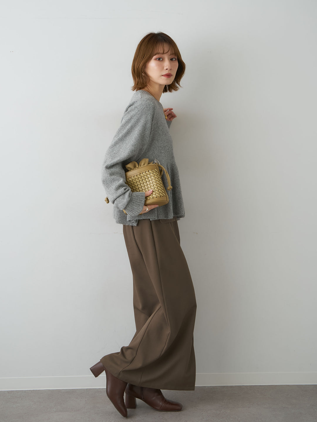 [SET]ペプラムニットプルオーバー+クレープデシンフラップ付きストレートスカート(2set)