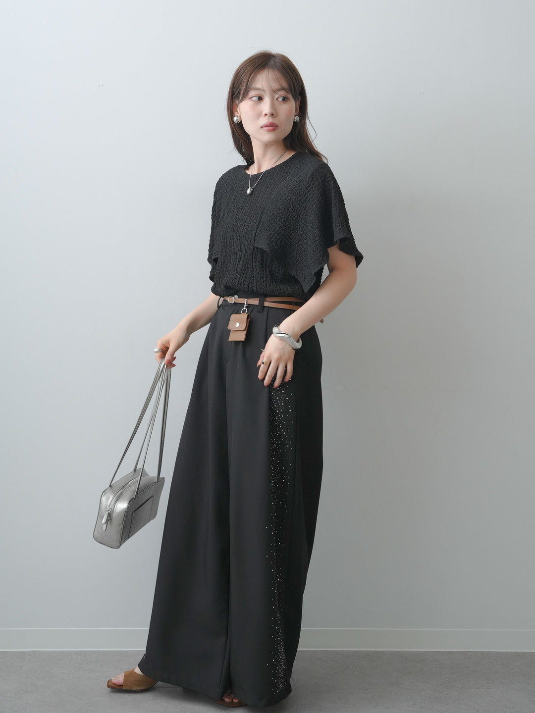 [SET]フクレジャガードケープスリーブトップス+ポーチベルト付サイドビジュータックワイドパンツ(2set)