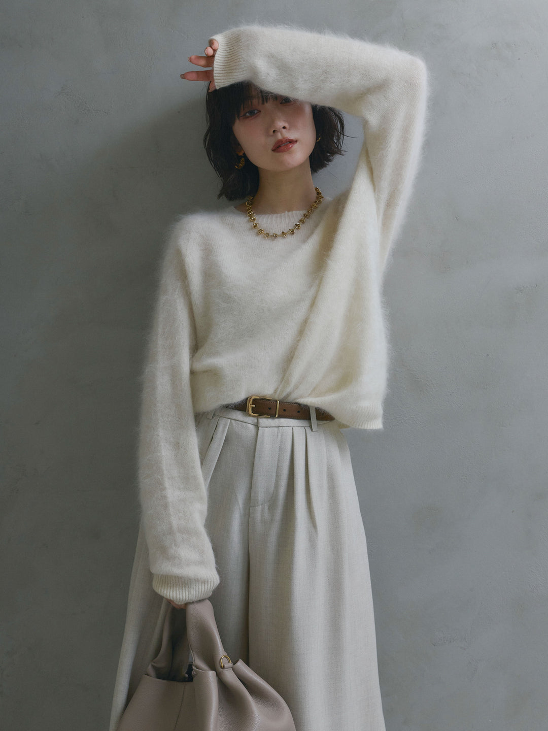 [予約]カシミア混クルーネックニットプルオーバー/white
