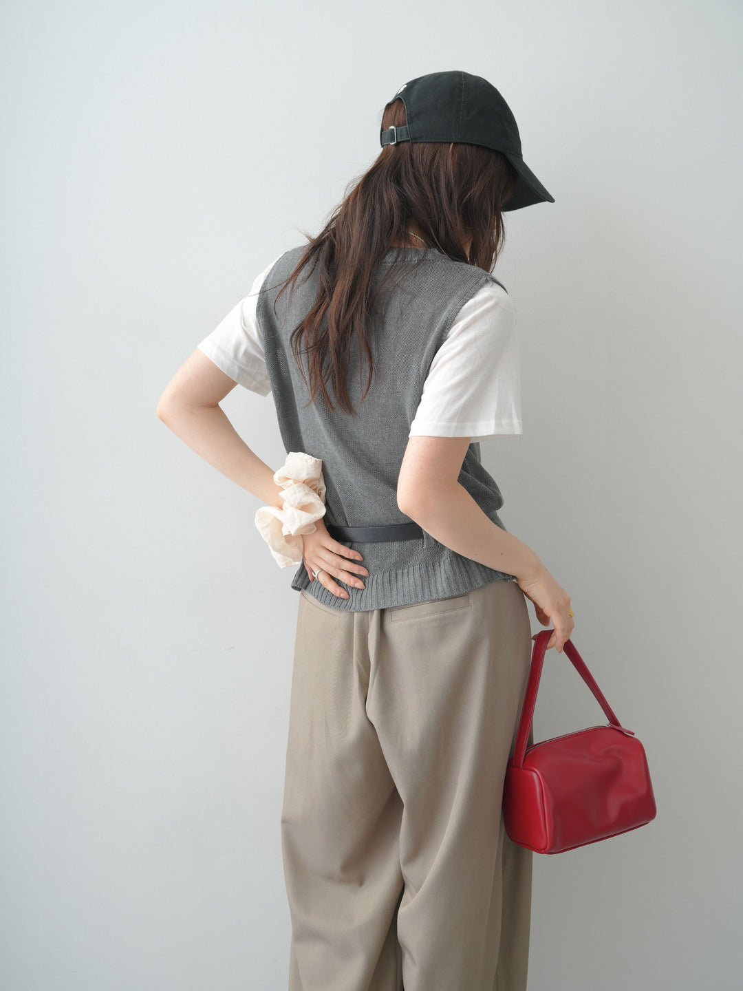 [SET]ベルト付ニットベストレイヤードデザイントップス+ツイルタックコクーンパンツ(2set)