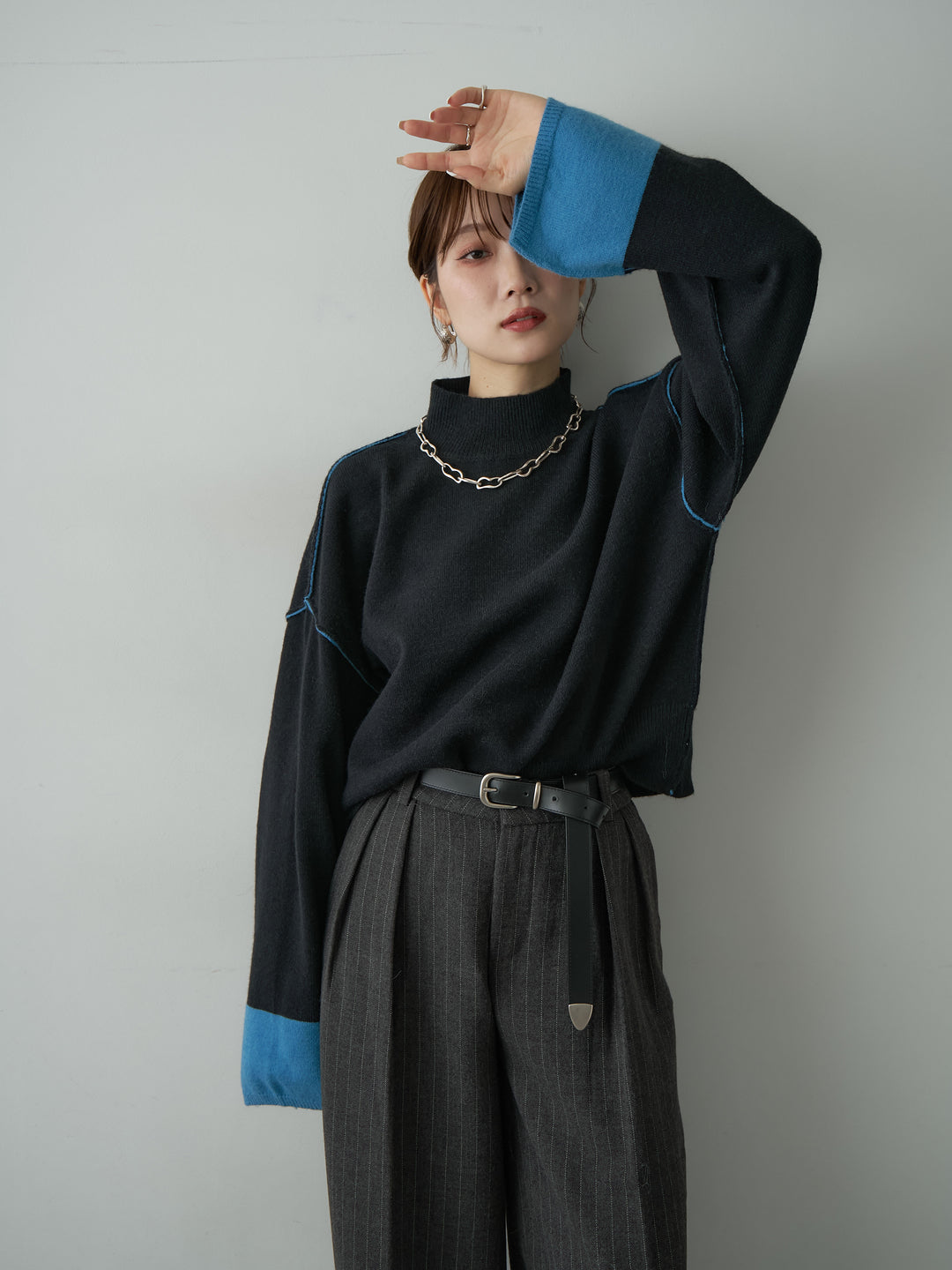 [予約]バイカラートリムワイドハイネックニットトップス/black