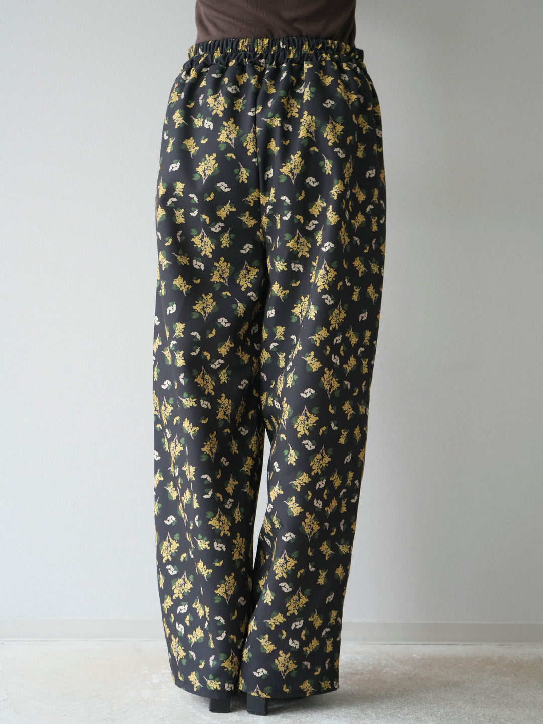 [予約]ブーケプリントタックパンツ/ブラック