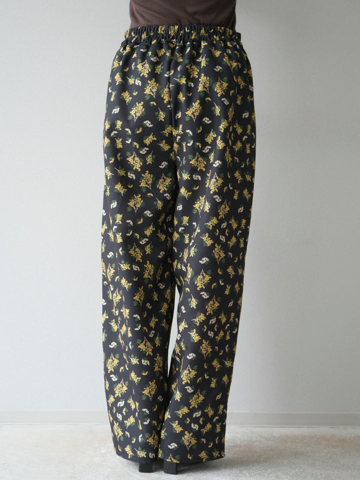 [予約]ブーケプリントタックパンツ/ブラック
