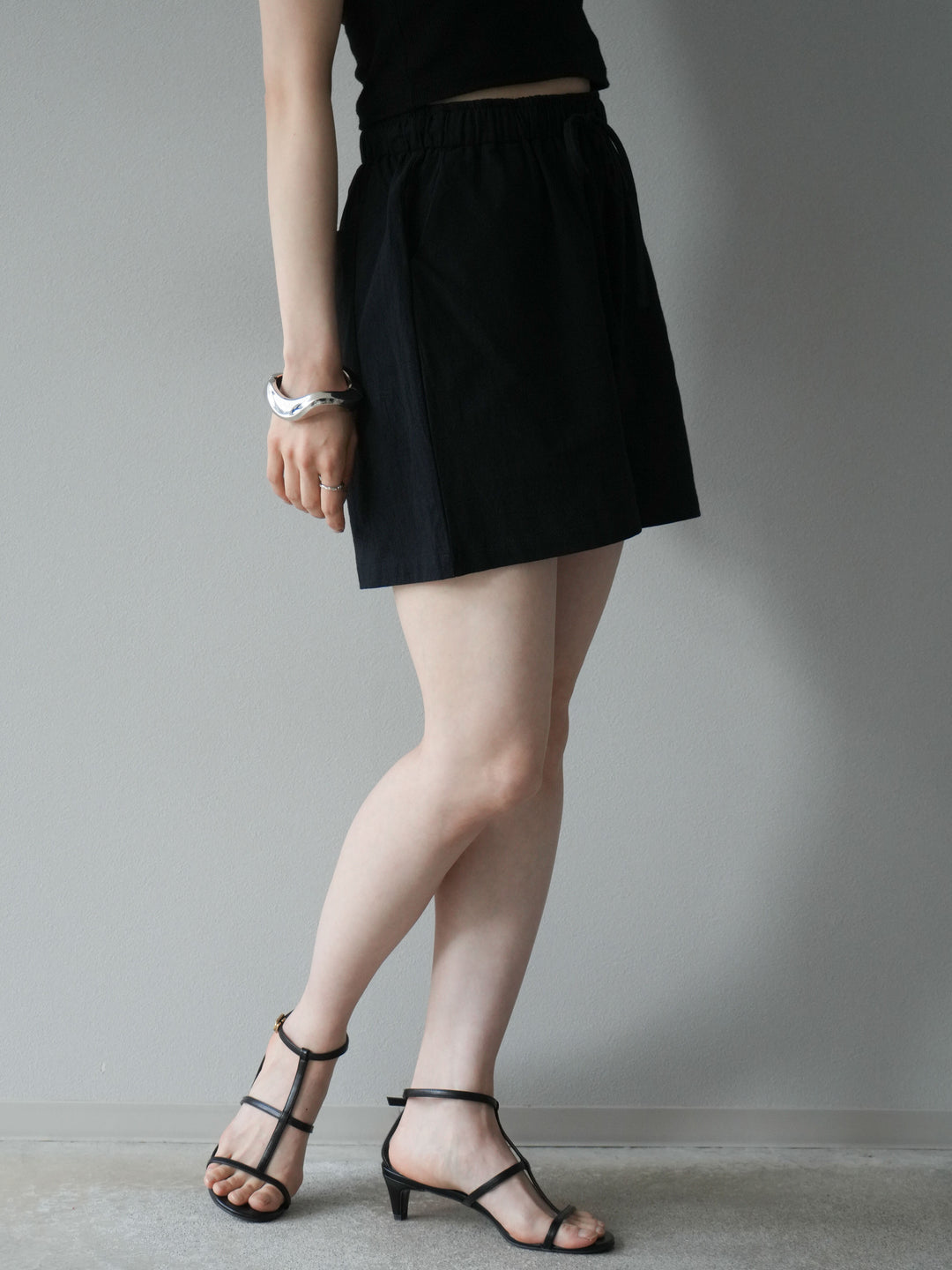 [套裝] 亞麻V領襯衫與短褲套裝（2套）