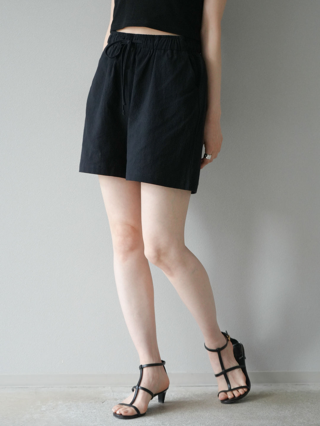 [套裝] 亞麻V領襯衫與短褲套裝（2套）