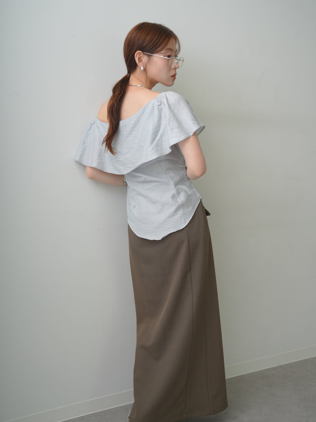 [SET]ラッフルオフショルブラウス+クレープデシンフラップ付きストレートスカート(2set)