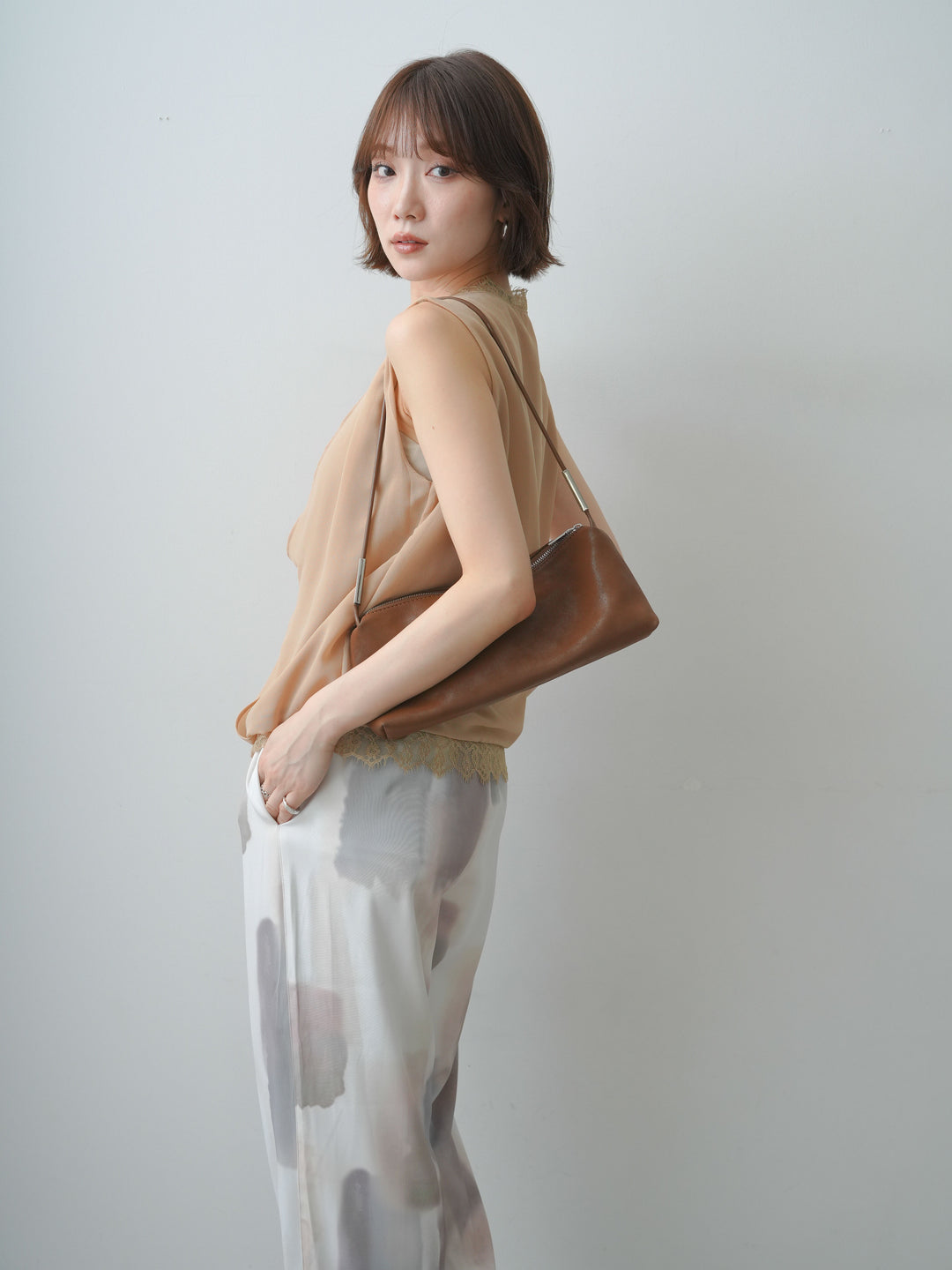 [予約]レースレイヤードカシュクールノースリブラウス/beige
