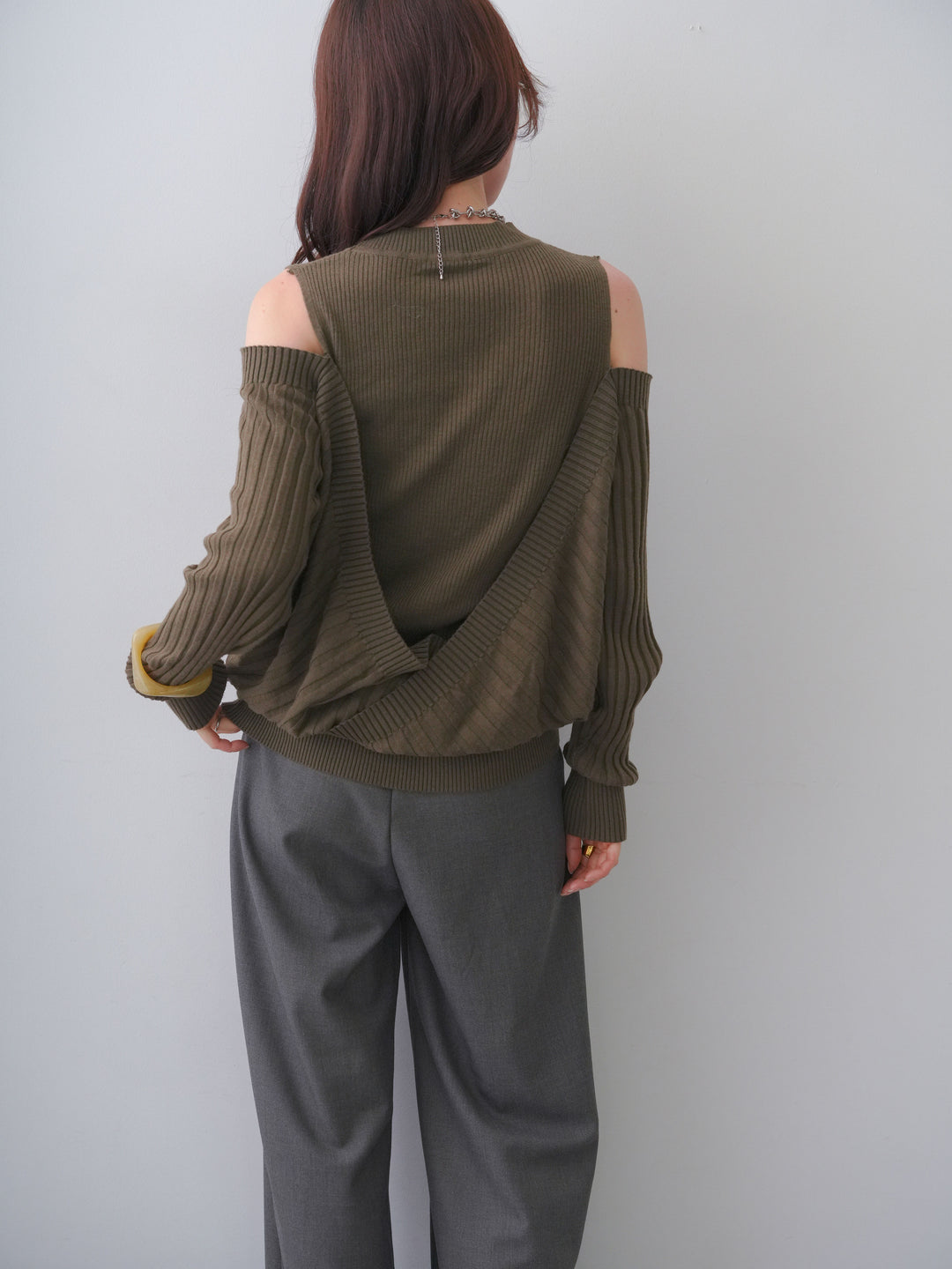[予約]ショルダーオープンリブデザインニットトップス/khaki