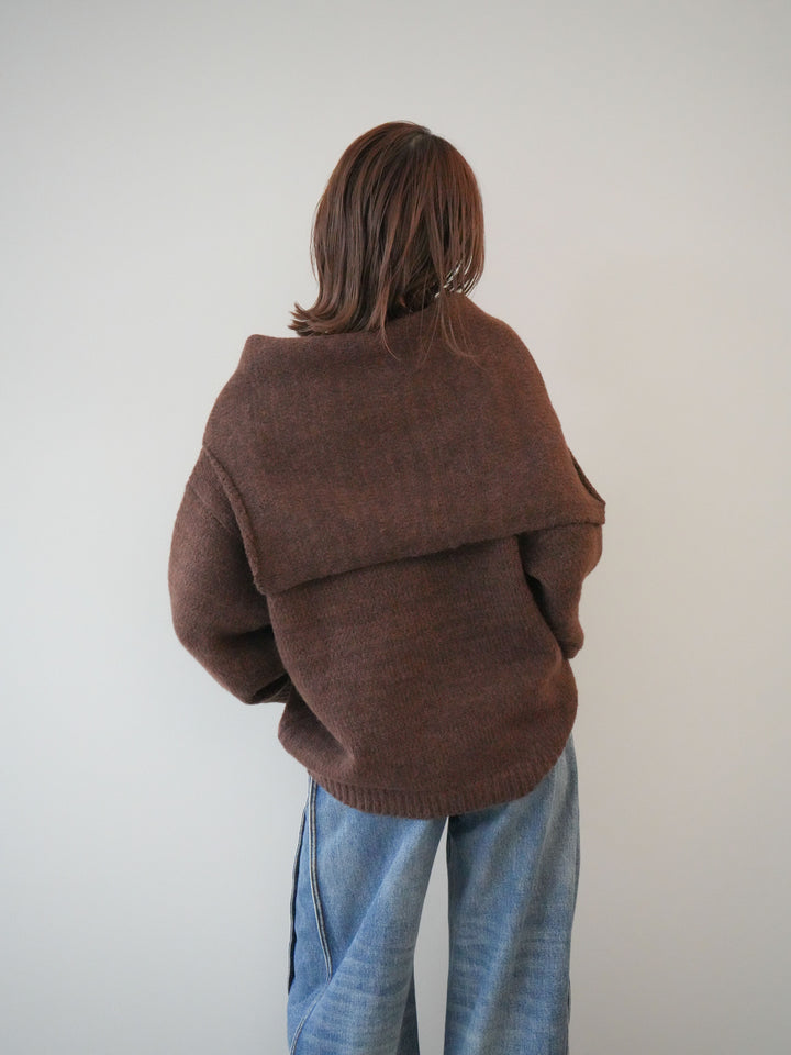 [予約]ストール付きVネックニットプルオーバー/brown