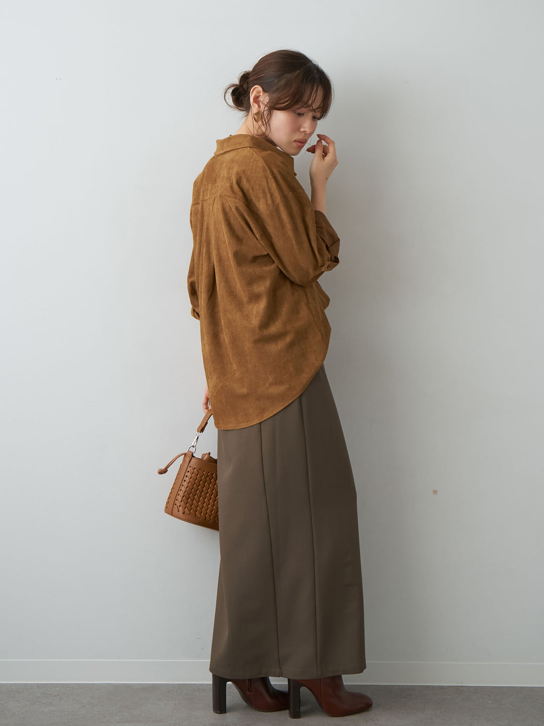 [SET]スウェードタッチWポケットシャツ+クレープデシンフラップ付きストレートスカート(2set)