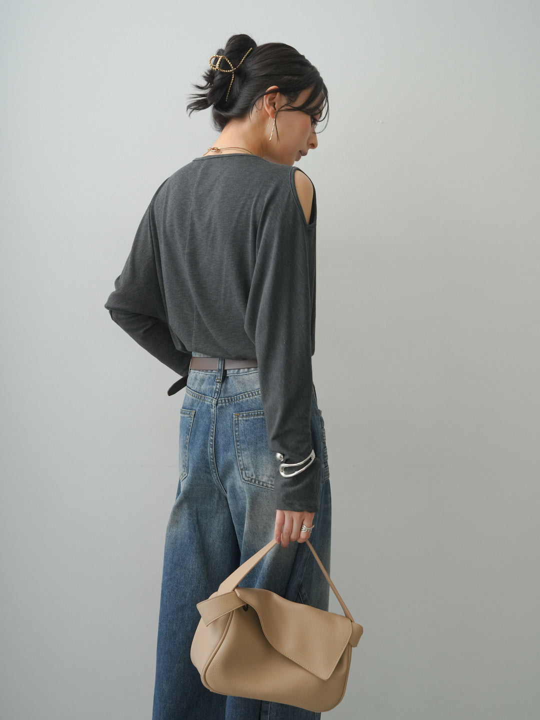 [予約]ショルダーオープンドレープネックカットソー/darkgray