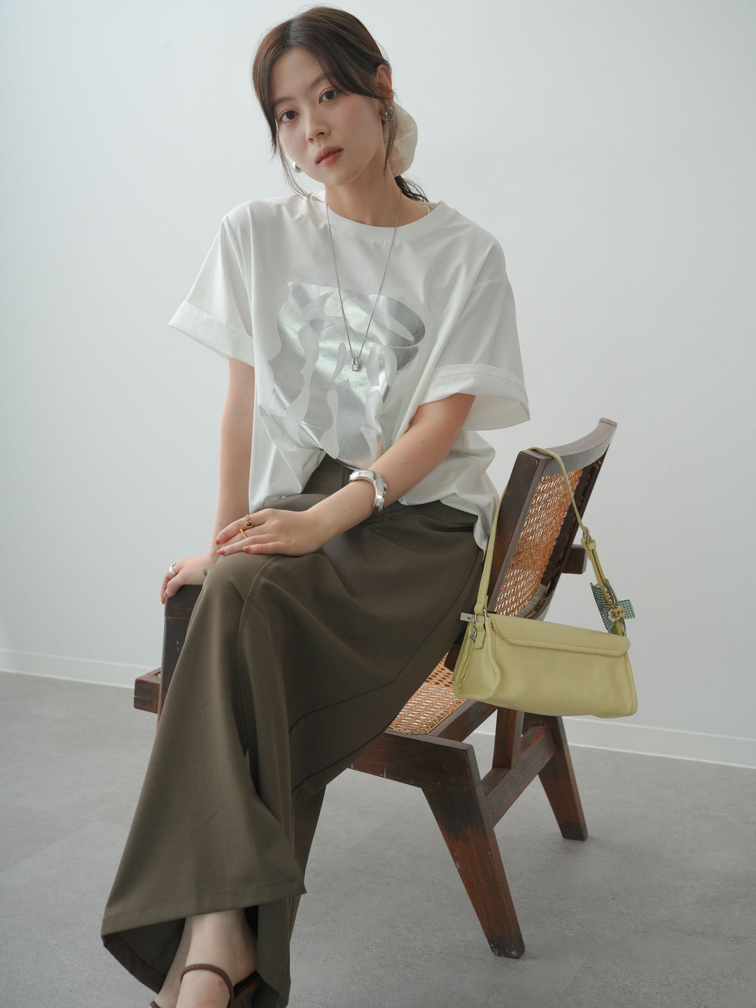 [SET]クールタッチアートロゴオーバーTEE+クレープデシンフラップ付きストレートスカート(2set)