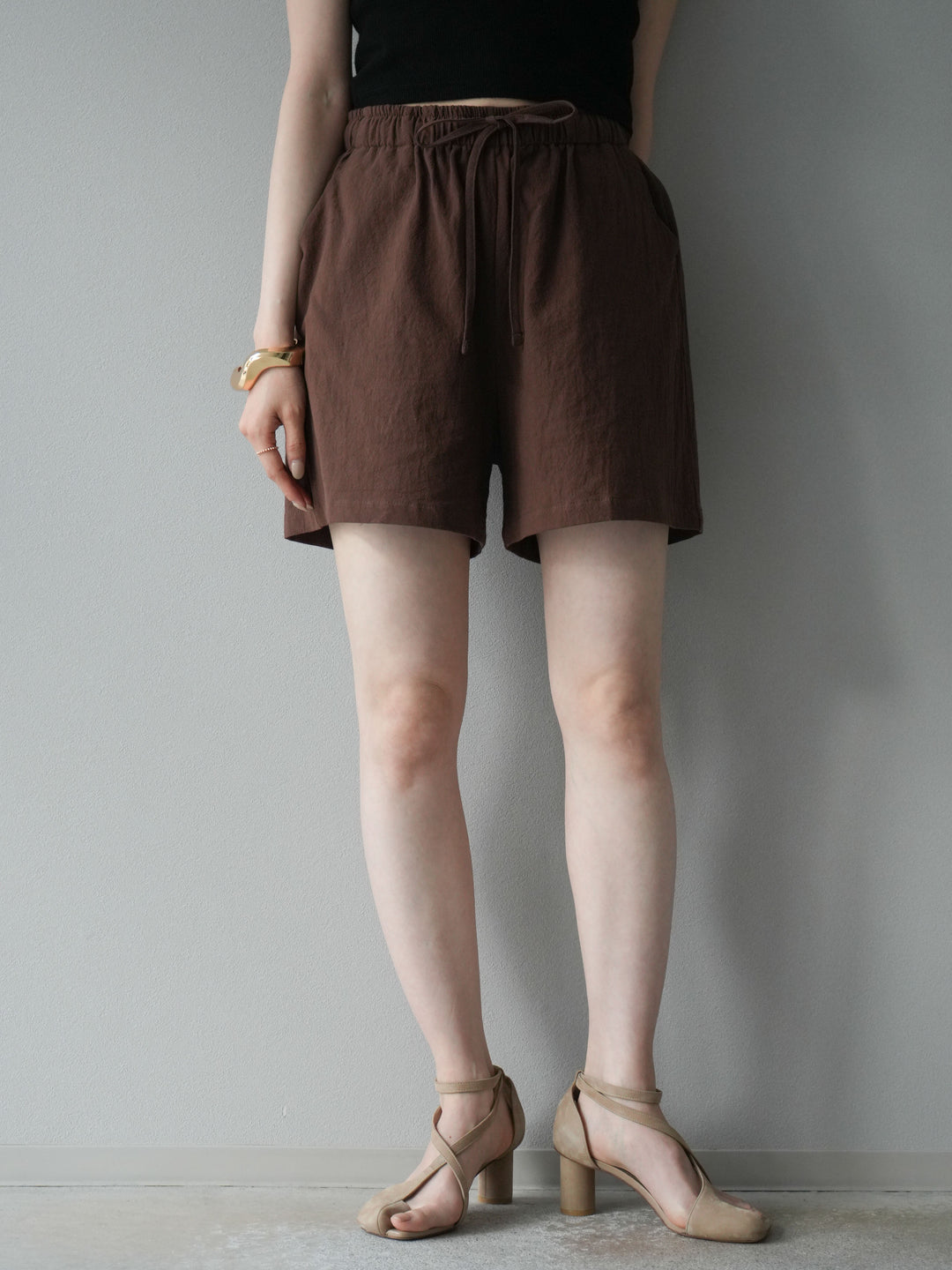 [套裝] 亞麻V領襯衫與短褲套裝（2套）