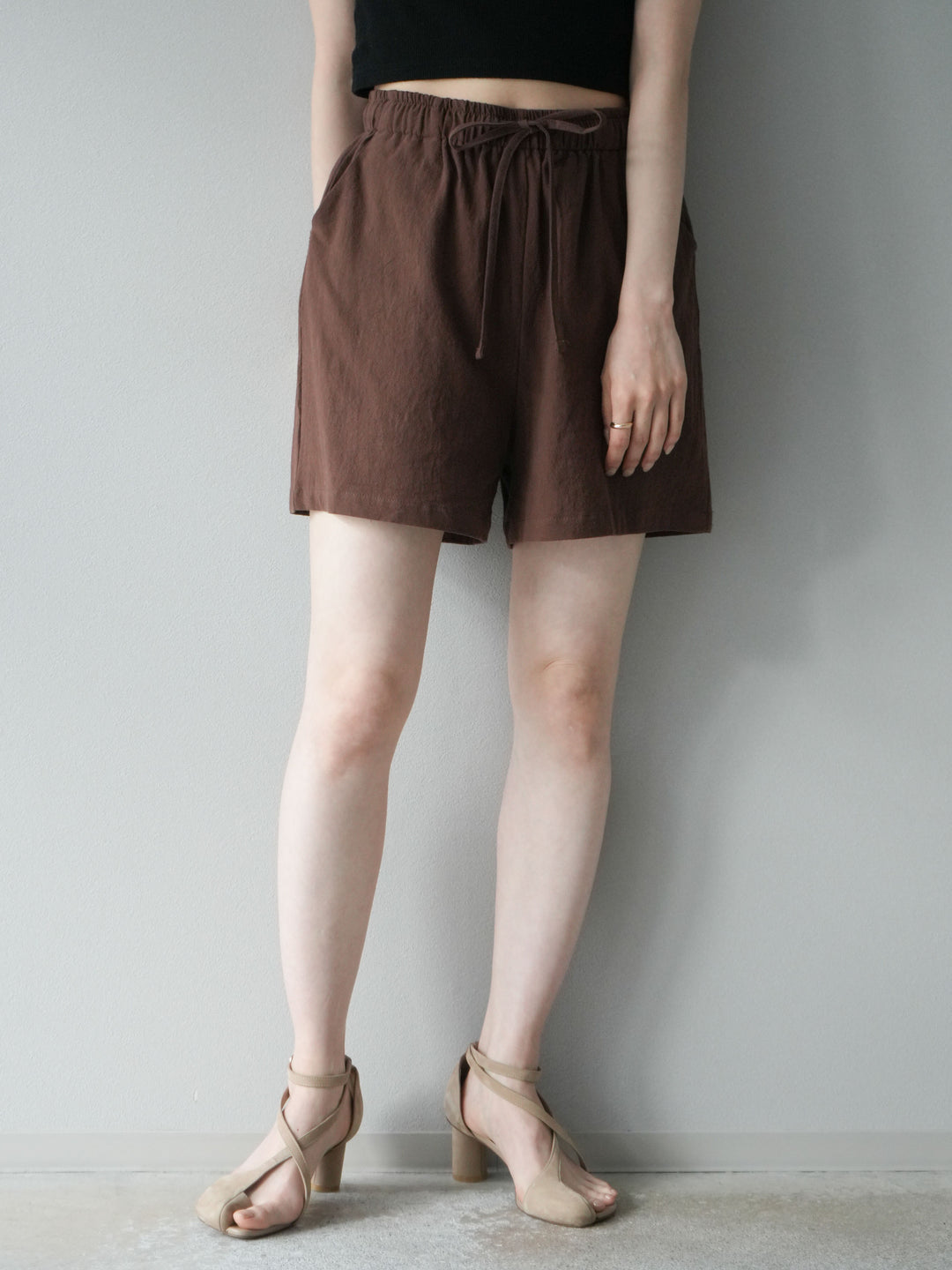 [套裝] 亞麻V領襯衫與短褲套裝（2套）