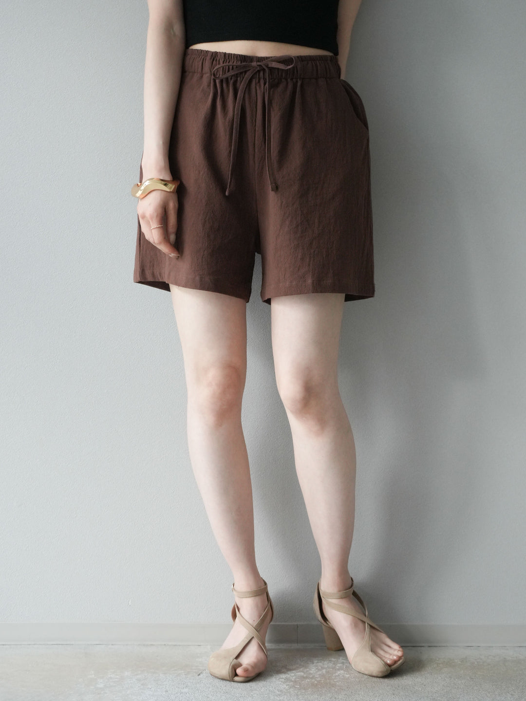 [套裝] 亞麻V領襯衫與短褲套裝（2套）