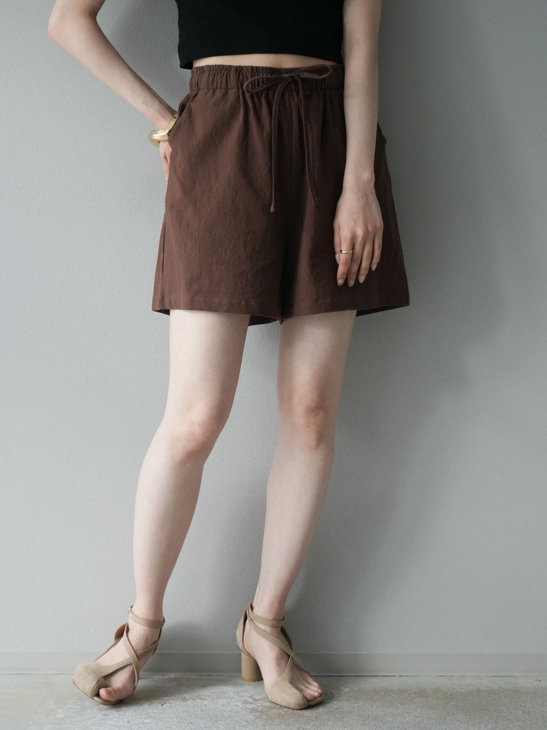 [套裝] 亞麻V領襯衫與短褲套裝（2套）