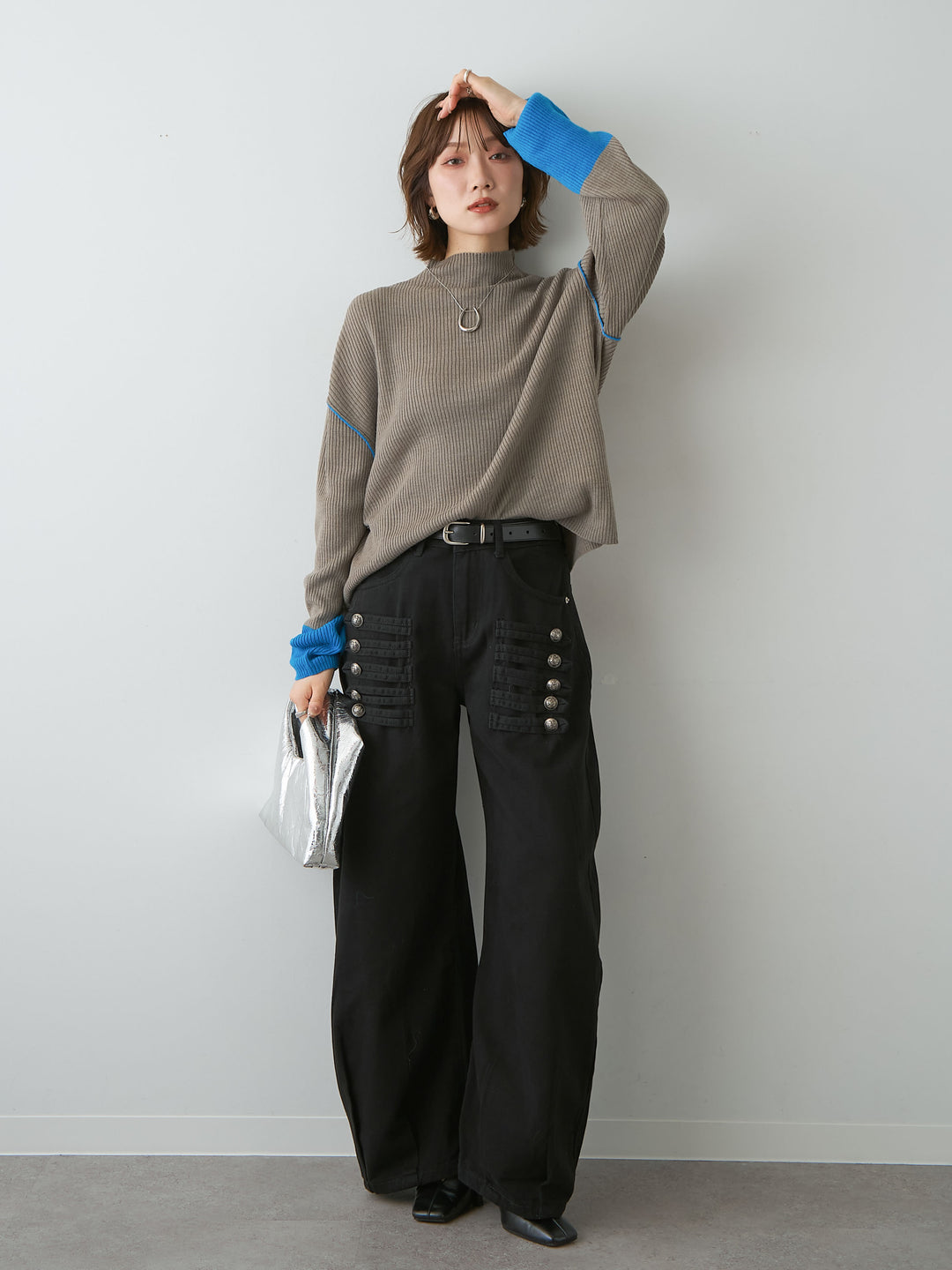 [SET]バイカラーモックネックリブニットトップス+ナポレオンコットンカーブパンツ(2set)