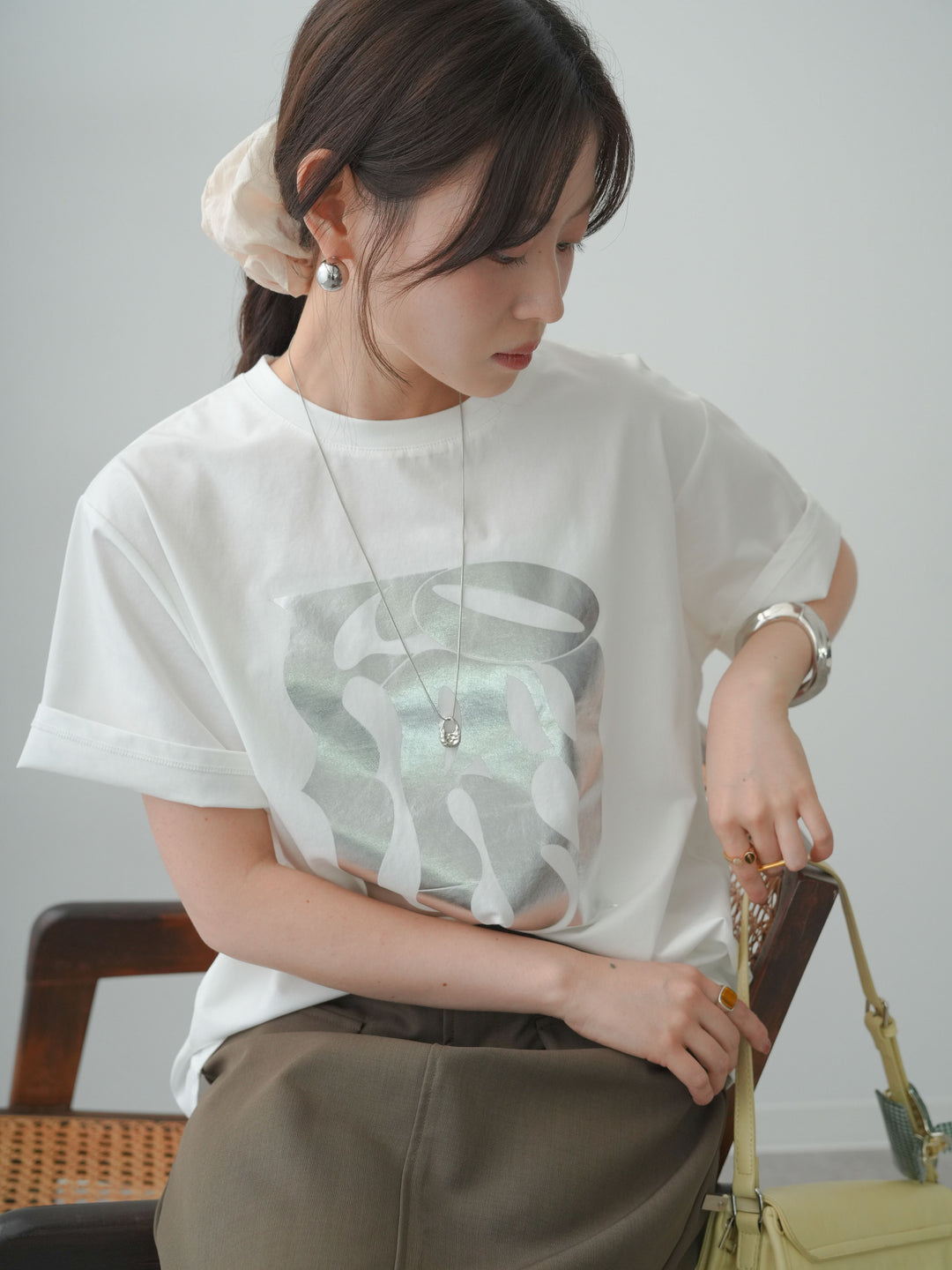 [SET]クールタッチアートロゴオーバーTEE+クレープデシンフラップ付きストレートスカート(2set)