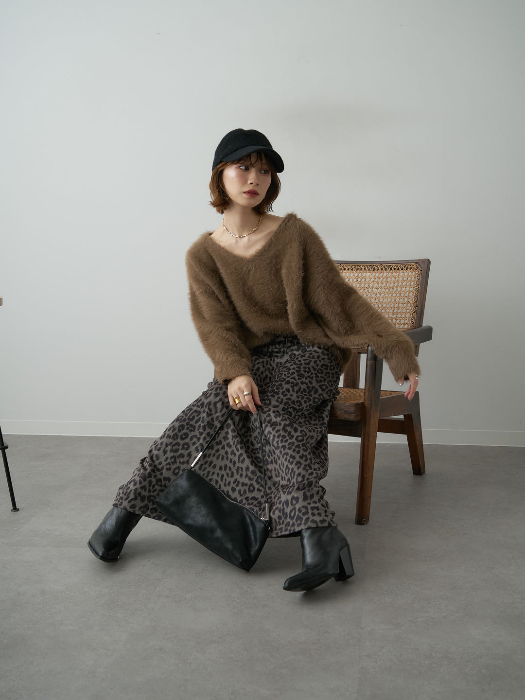 [予約]バックリボンVネックシャギーニットトップス/brown