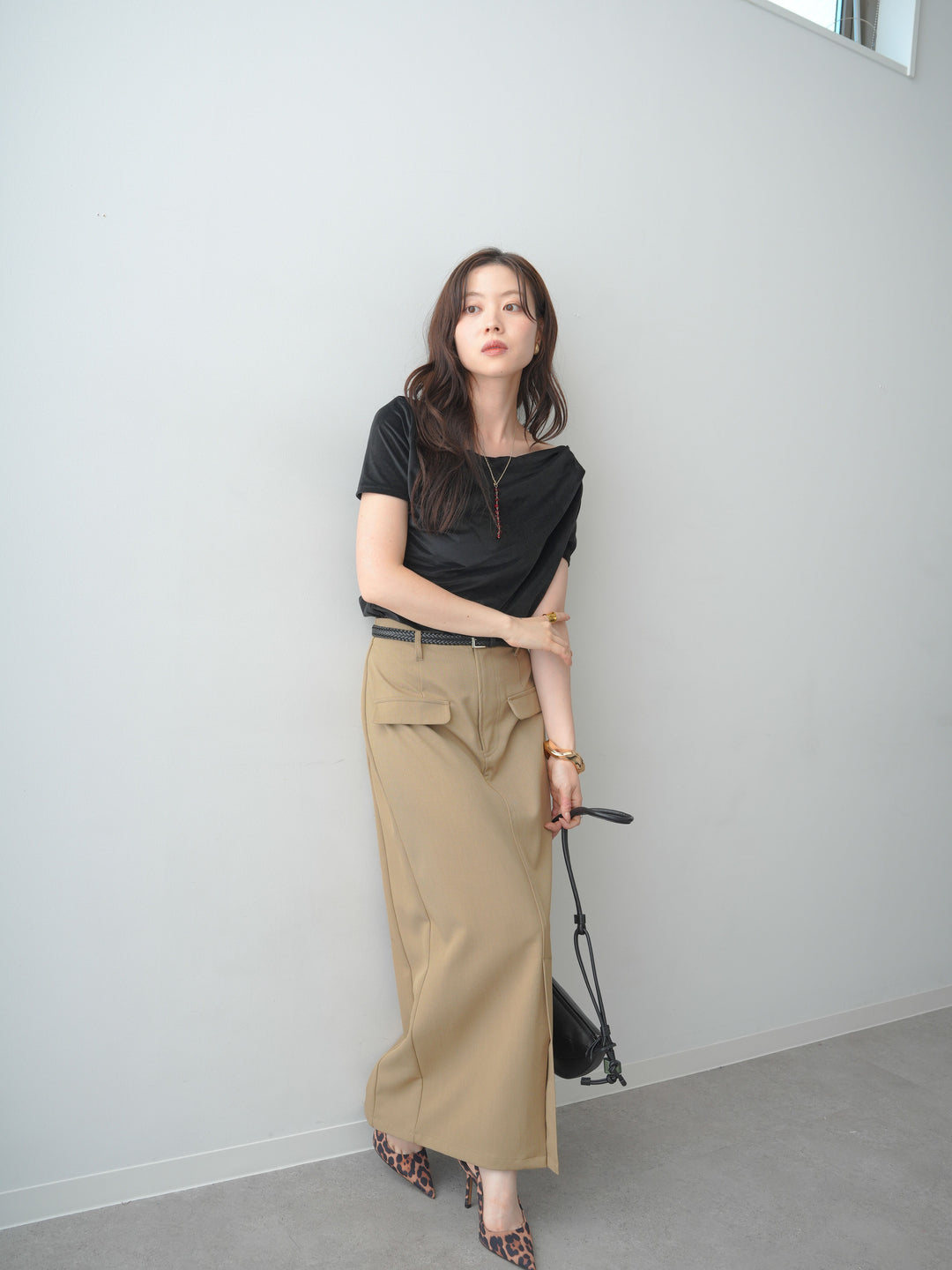 [SET]アシメネックシアーベロアトップス+クレープデシンフラップ付きストレートスカート(2set)