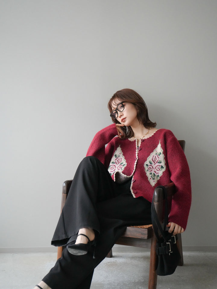 [予約]アンティークフラワージャガードニットカーディガン/red