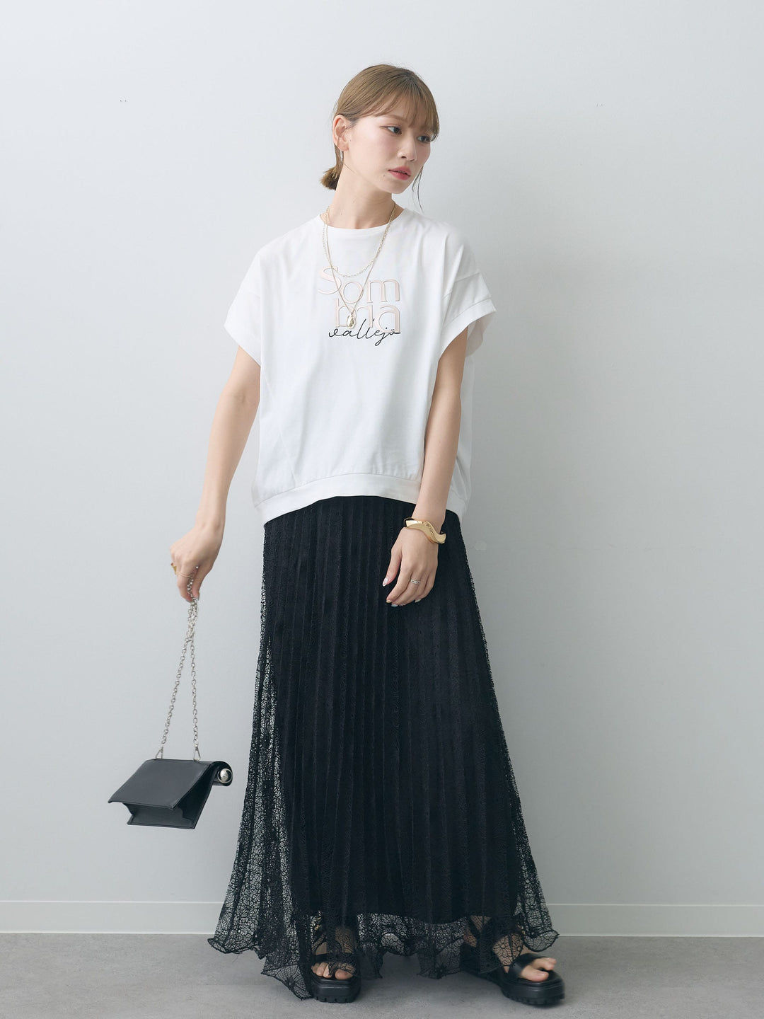 [SET]立体ロゴエンボスTEE +フローラルレースプリーツスカート(2set)