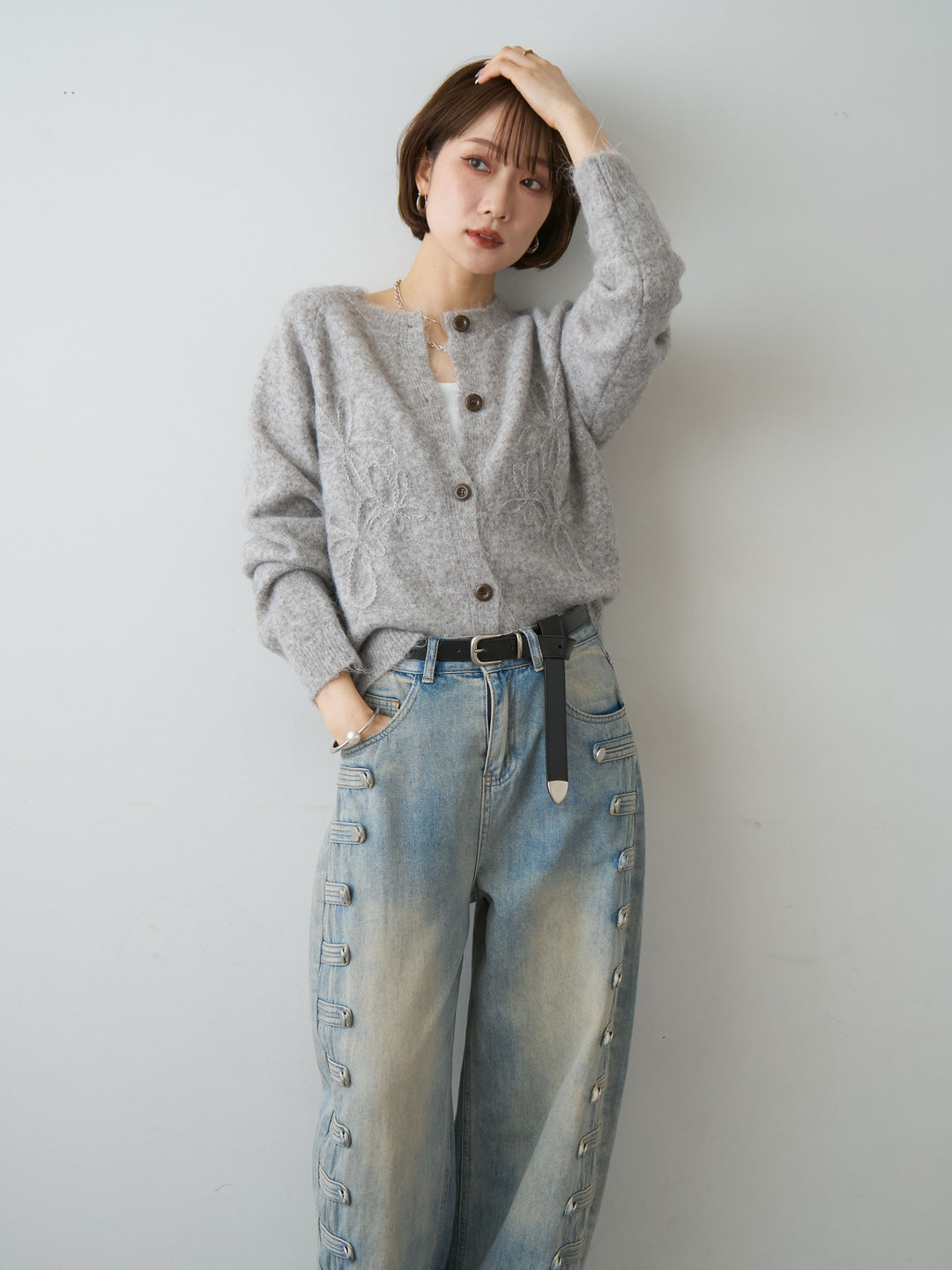 【套裝】花卉刺繡開襟衫+方波紋一觸式手鐲（兩件組）