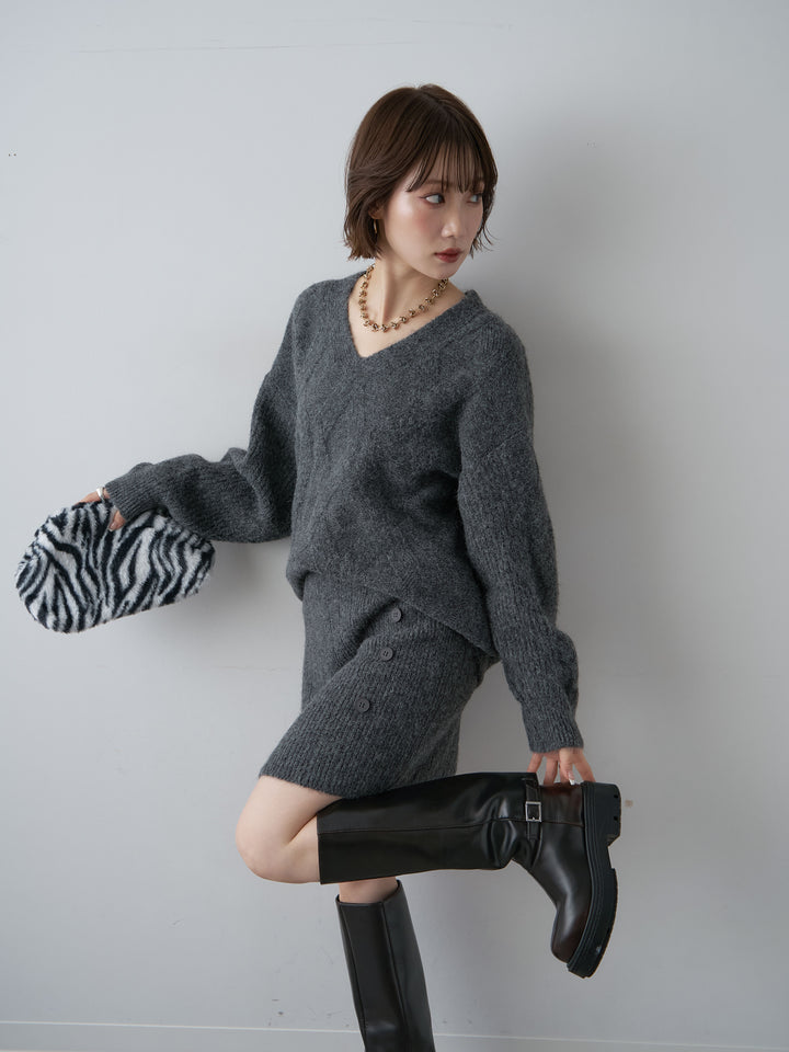 [SET]ケーブルVネックニットトップス＆ボタンデザインミニスカートSET UP(2SET)+ケーブルVネックニットトップス＆ボタンデザインミニスカートSET UP(2SET)(2set)