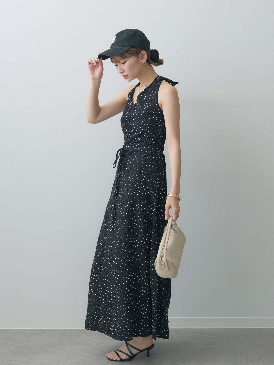 [SET]ホルターネックドット柄シャーリングデザインワンピース+ホルターネックドット柄シャーリングデザインワンピース(2set)