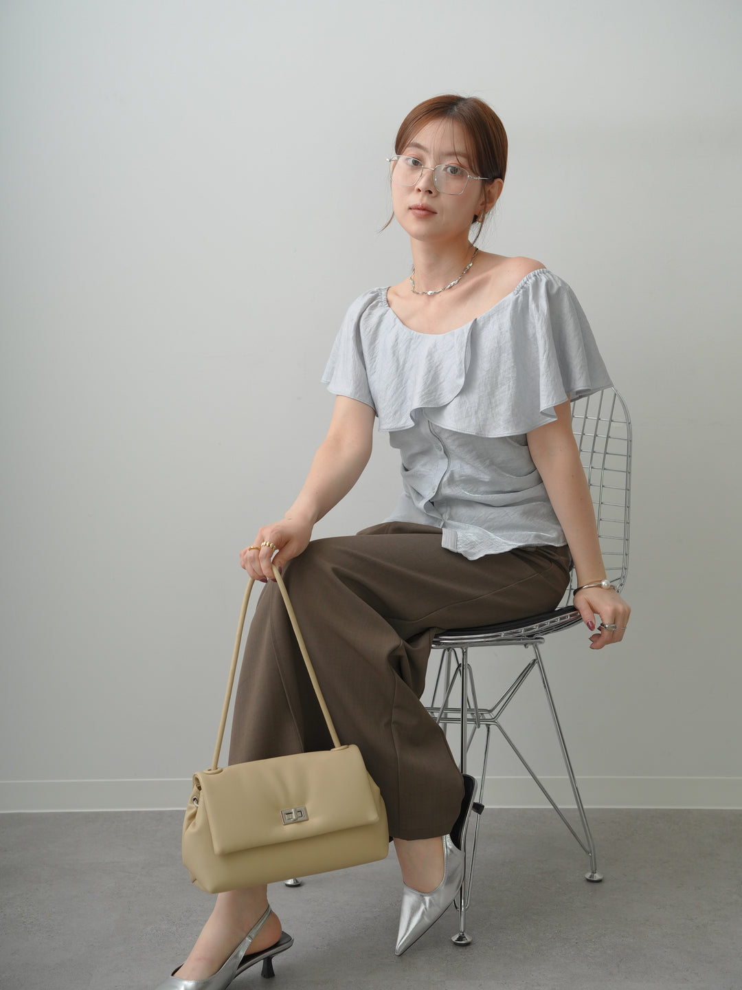 [SET]ラッフルオフショルブラウス+クレープデシンフラップ付きストレートスカート(2set)