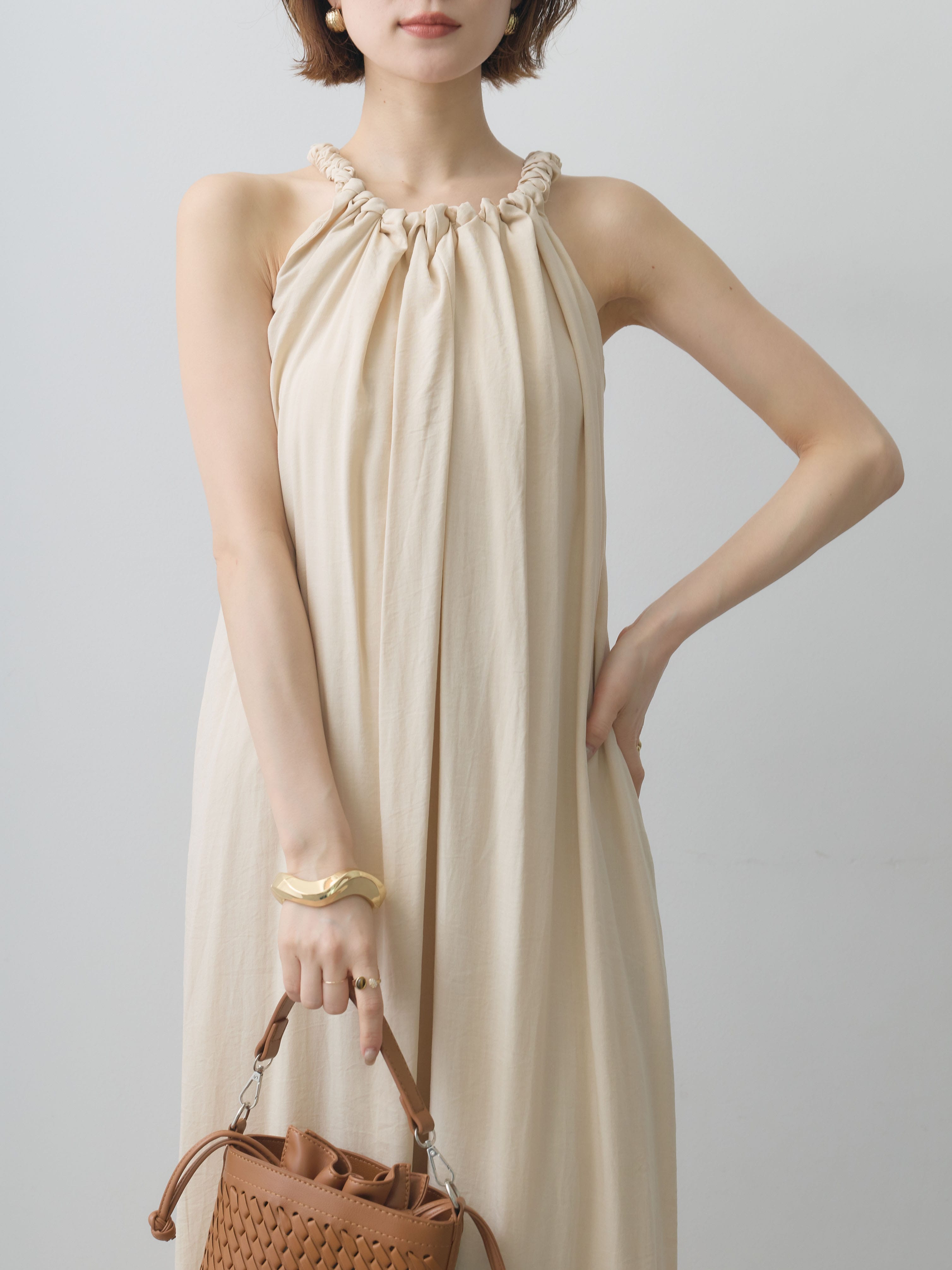 予約]スカラップヘムカットワークレースキャミワンピース/beige – Lumier