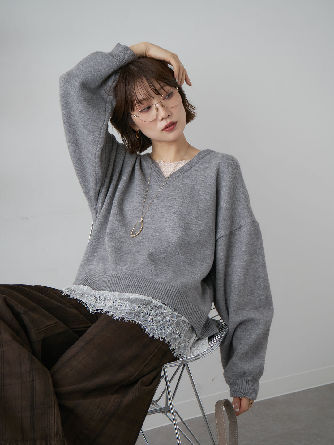 [予約]アルパカタッチレースドッキングVネックニットトップス/mokugray
