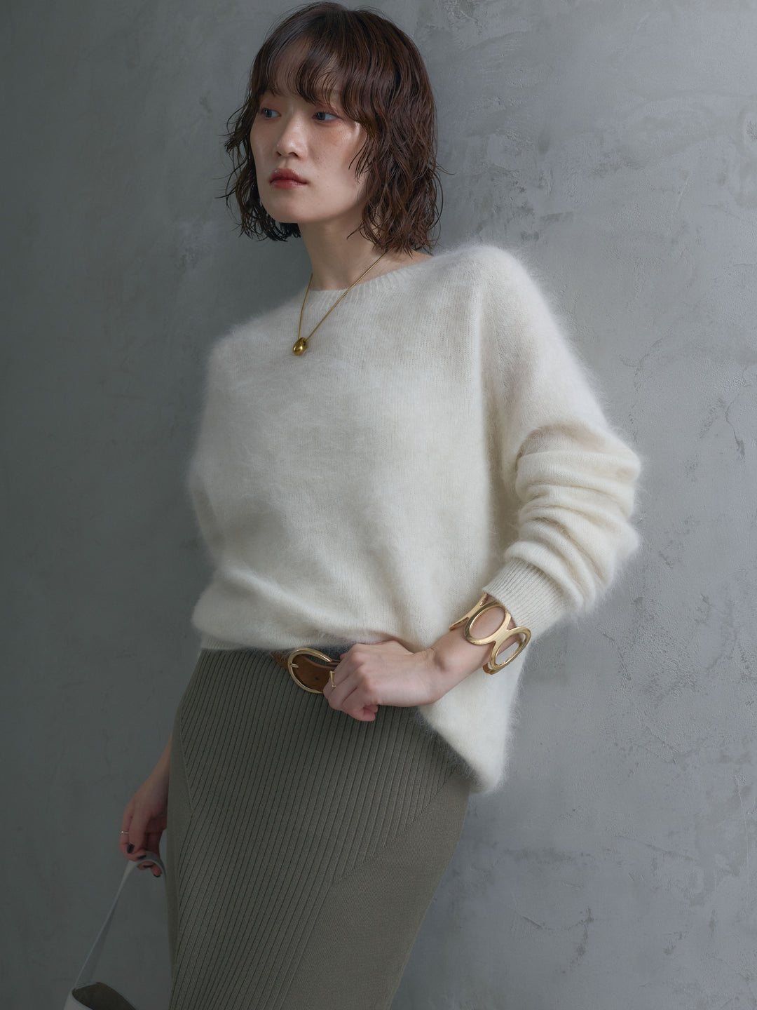 [予約]カシミア混クルーネックニットプルオーバー/white