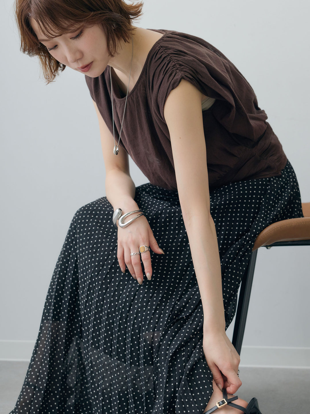 [SET]ギャザーノースリクロップニットトップス+ギャザーノースリクロップニットトップス(2set)