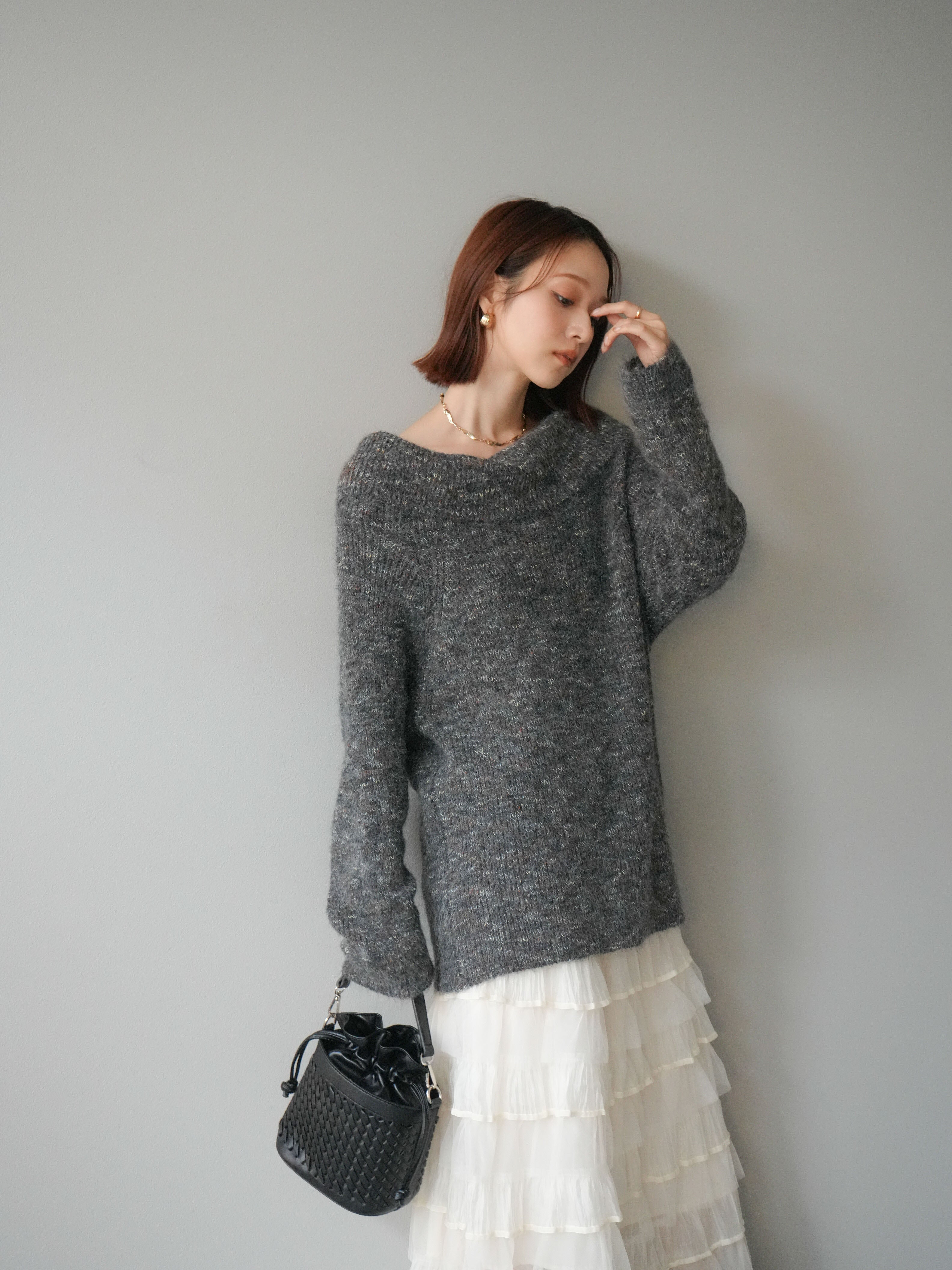 予約]ミックスヤーンオフショルルーズニットプルオーバー/グレー – Lumier