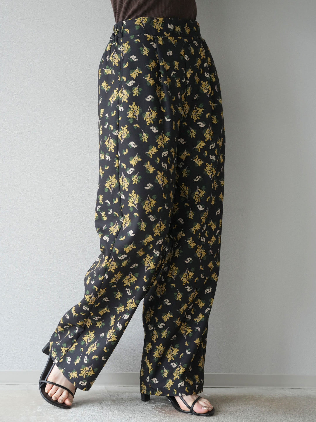 [予約]ブーケプリントタックパンツ/ブラック