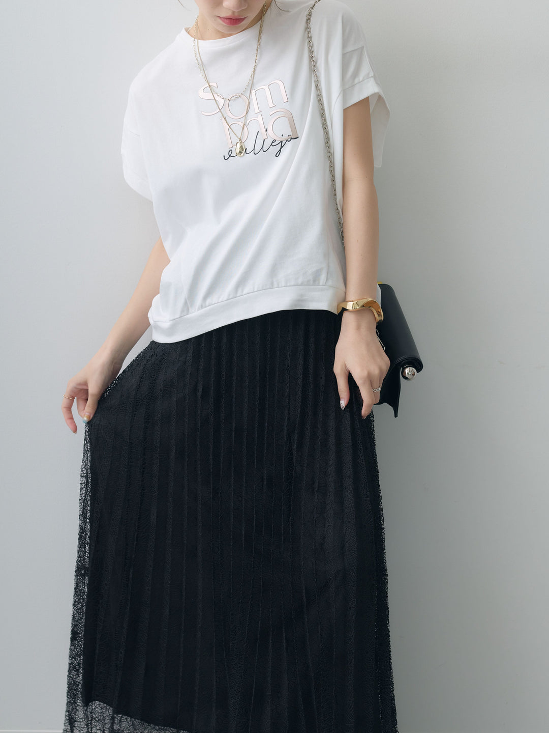 [SET]立体ロゴエンボスTEE +フローラルレースプリーツスカート(2set)