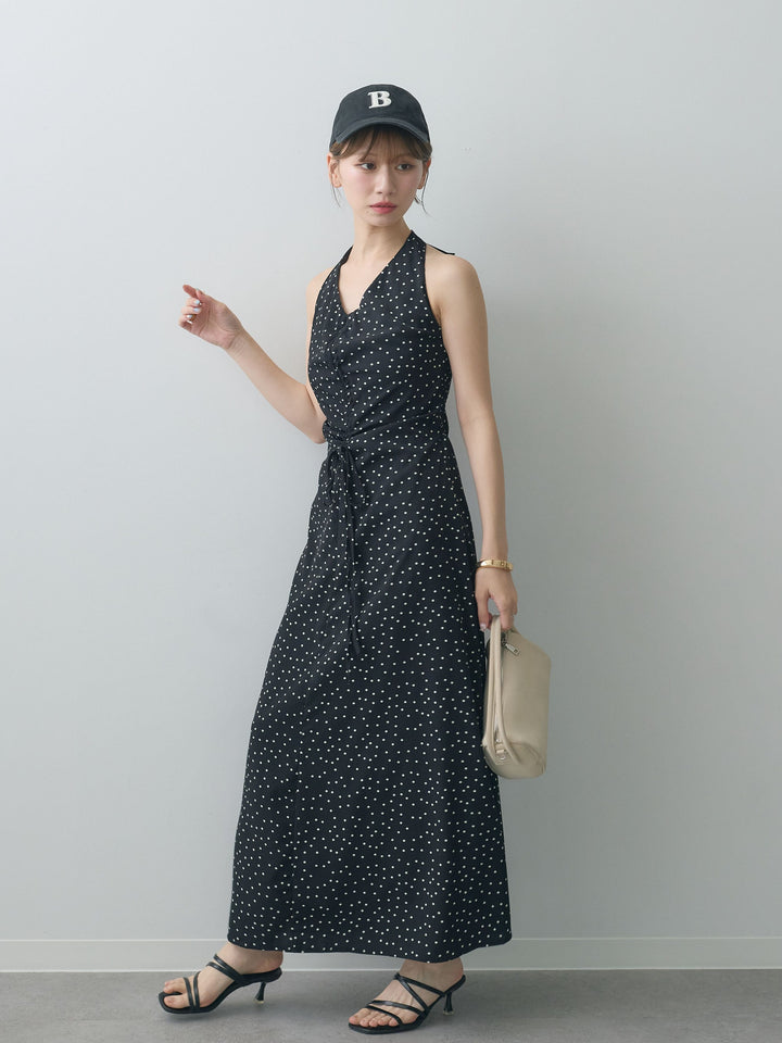 [予約]ホルターネックドット柄シャーリングデザインワンピース/black